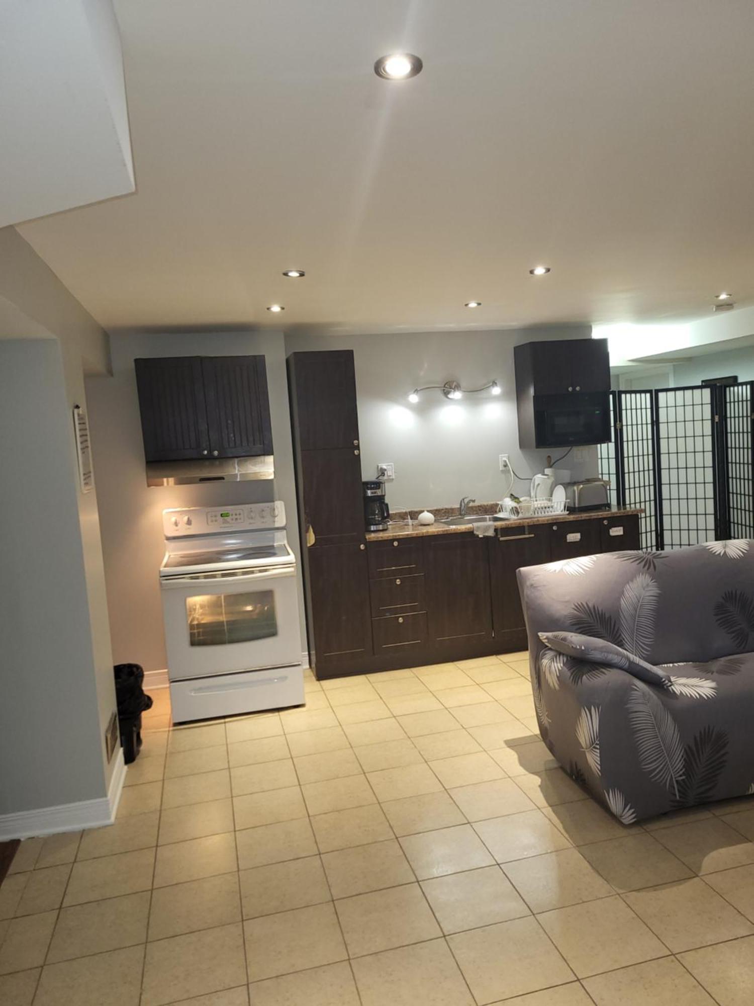 Lovely Guest Entire Minutes From Airport Guest house *