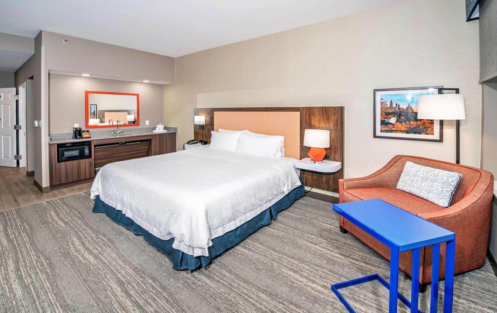 Hotel Hampton By Hilton 3*