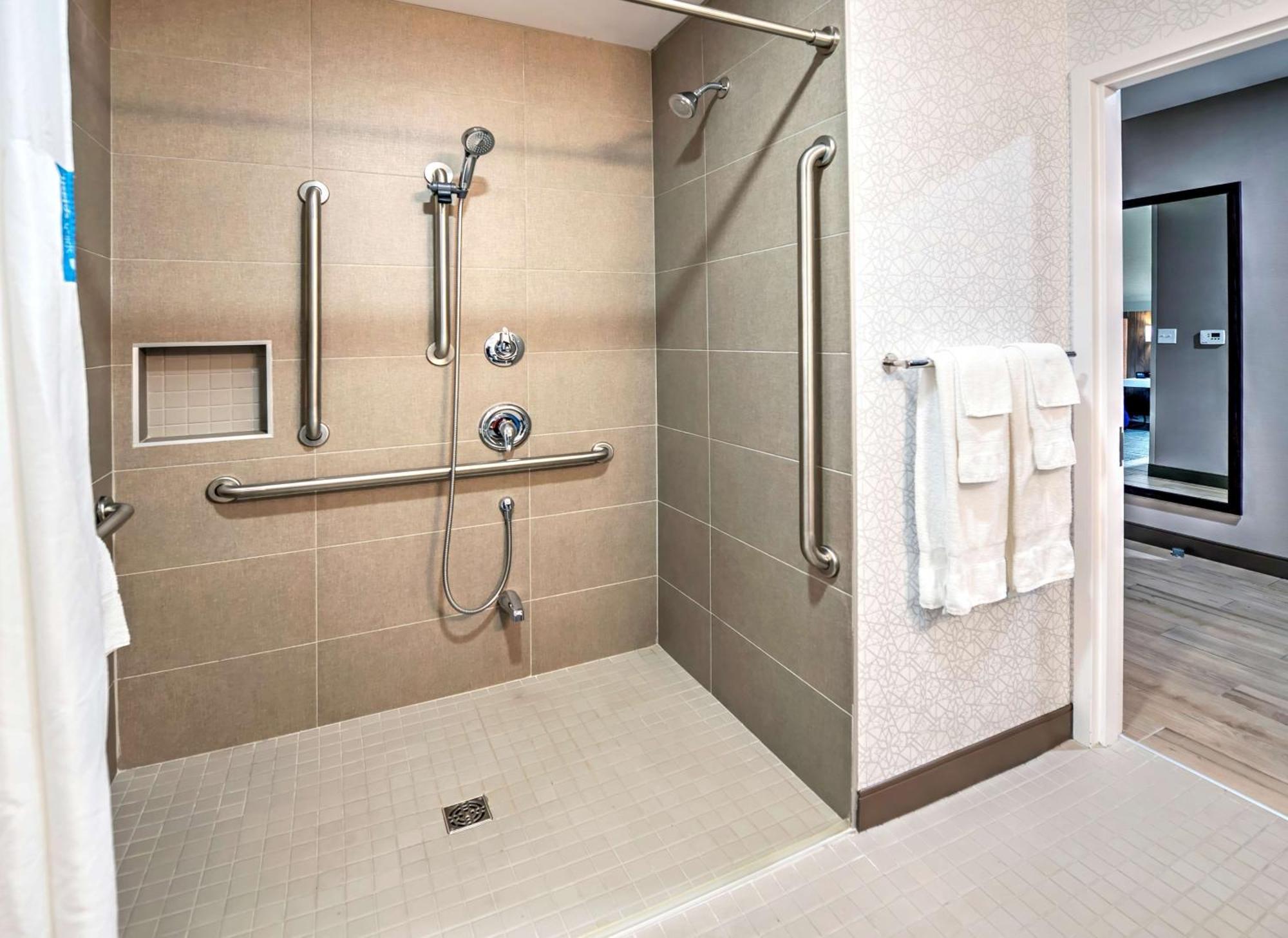 Hampton By Hilton 3*