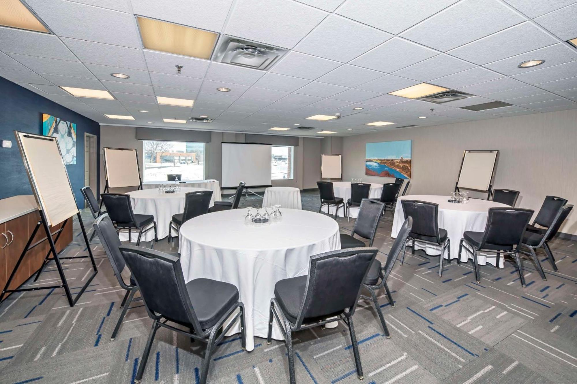 Hampton By Hilton Hotel 3*