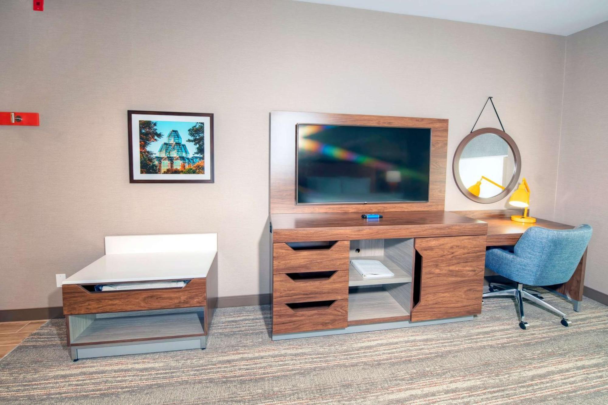 Hotel Hampton By Hilton 3*