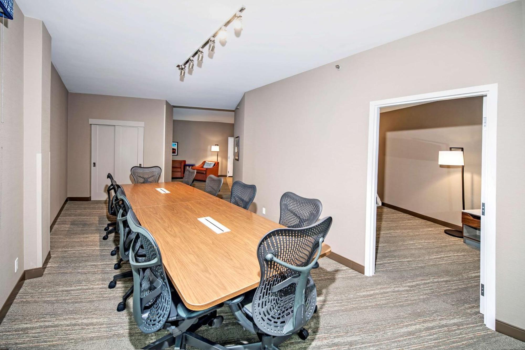 Hampton By Hilton Ottawa