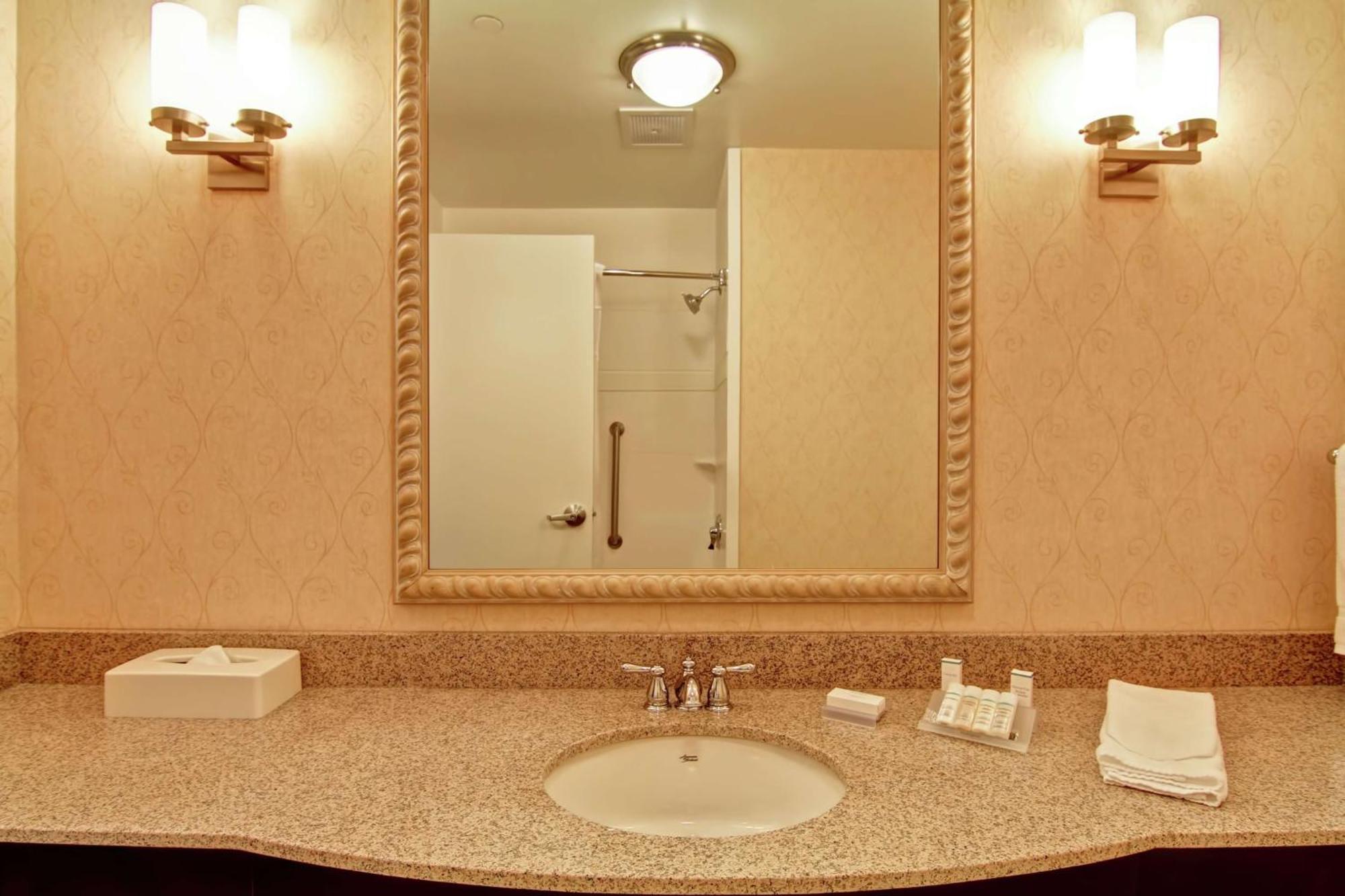 Hilton Garden Airport Hotel Ottawa