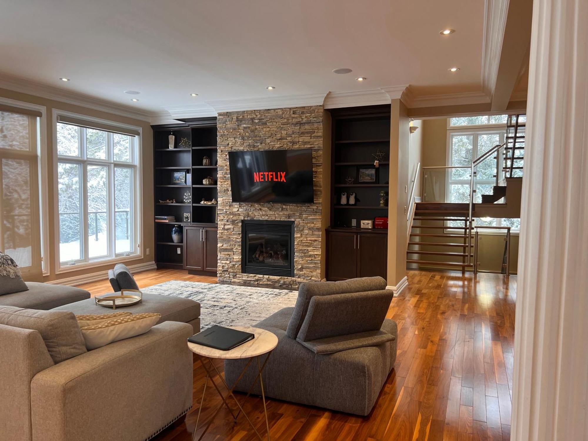 Manotick Villa