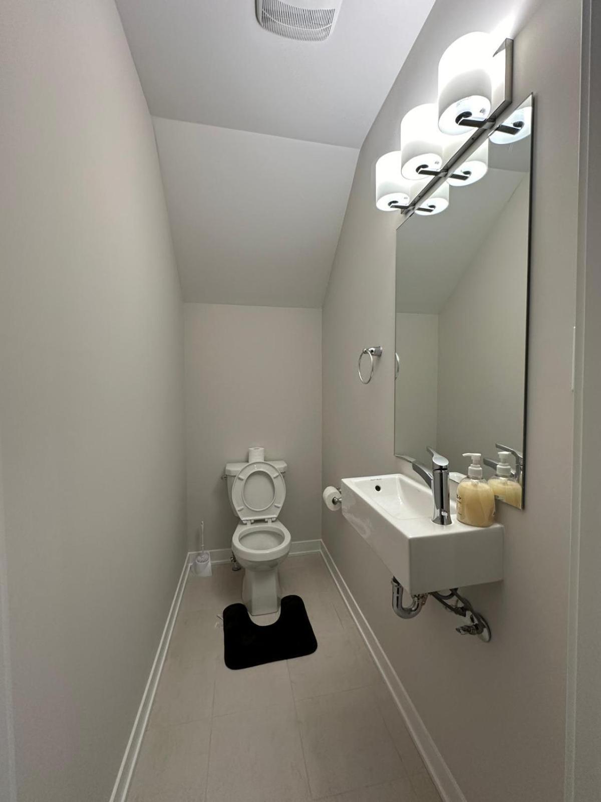 Apartment House Of Peace - Includes Wi-fi, Netflix Ottawa