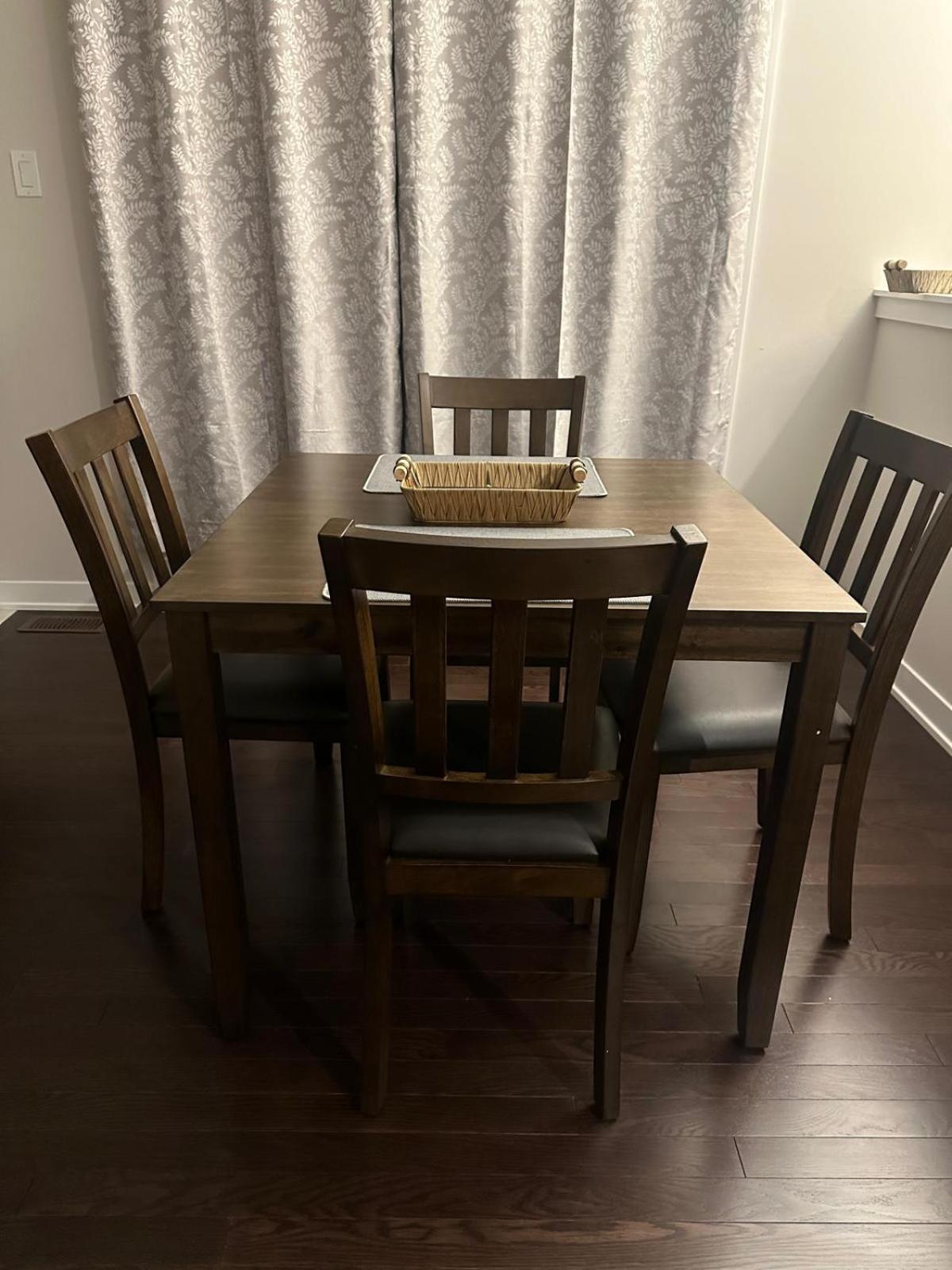 House Of Peace - Includes Wi-fi, Netflix * Ottawa