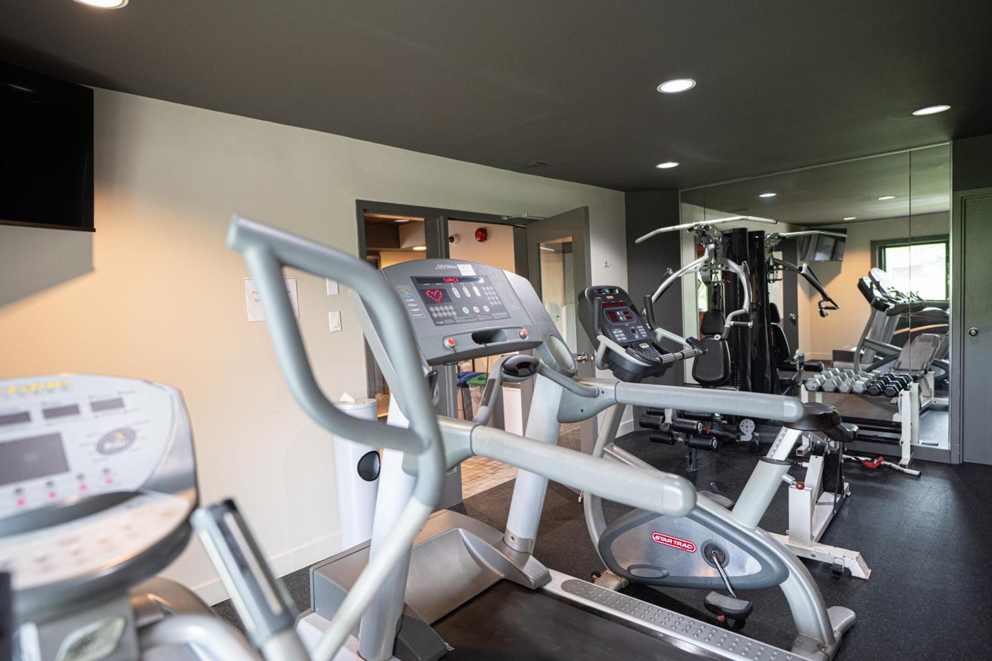 Hotel Ramada By Wyndham On The Rideau 3*