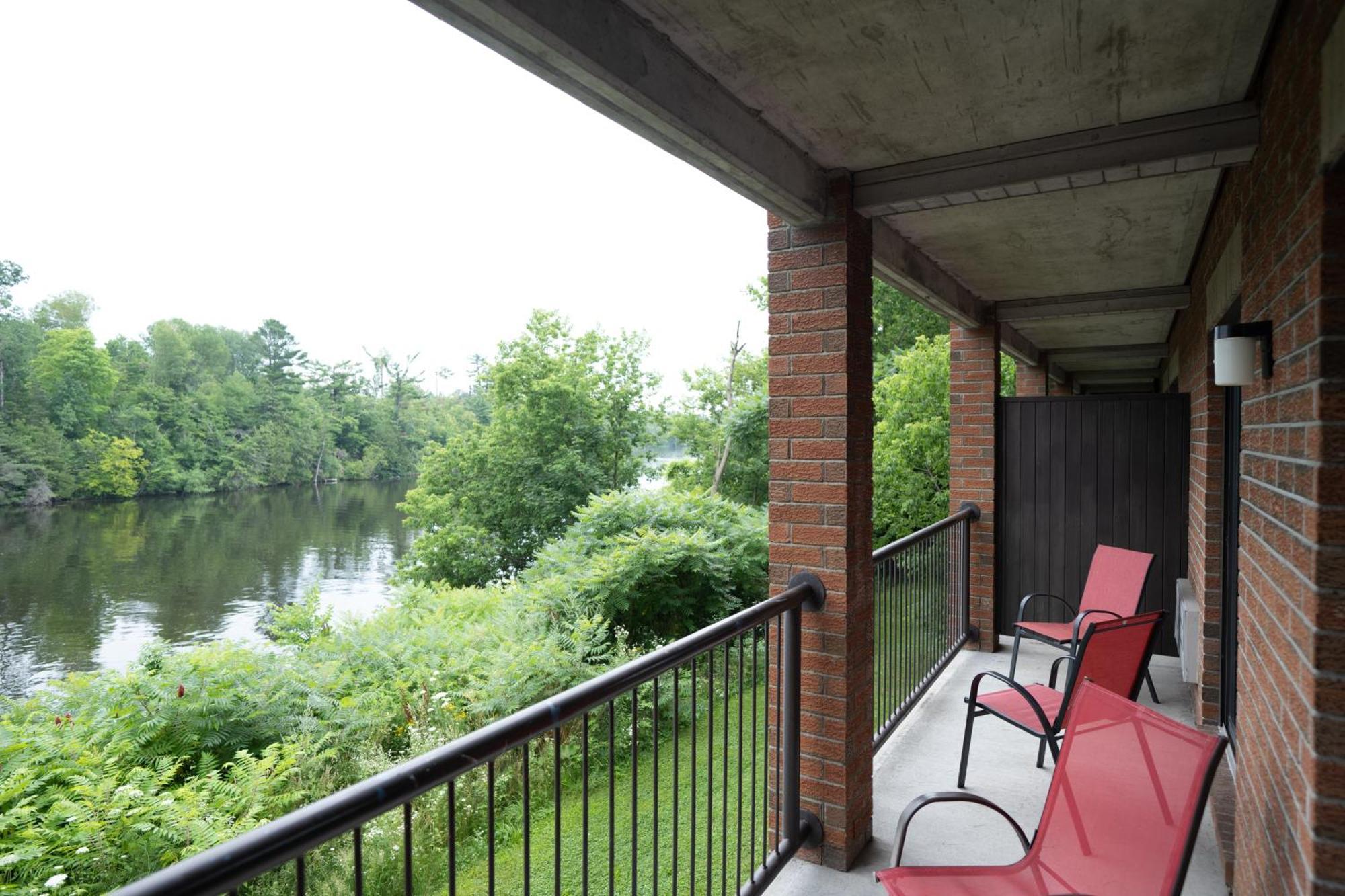 Hotel Ramada By Wyndham On The Rideau Ottawa