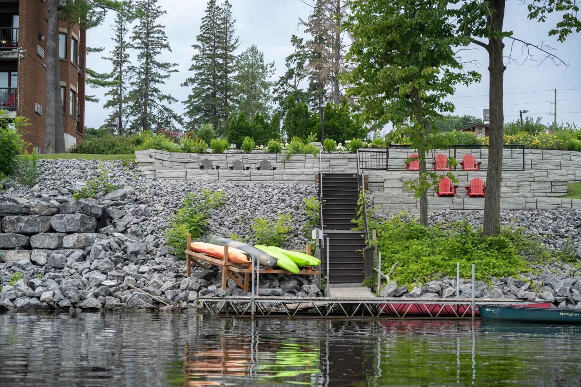 Ramada By Wyndham On The Rideau Hotel 3*