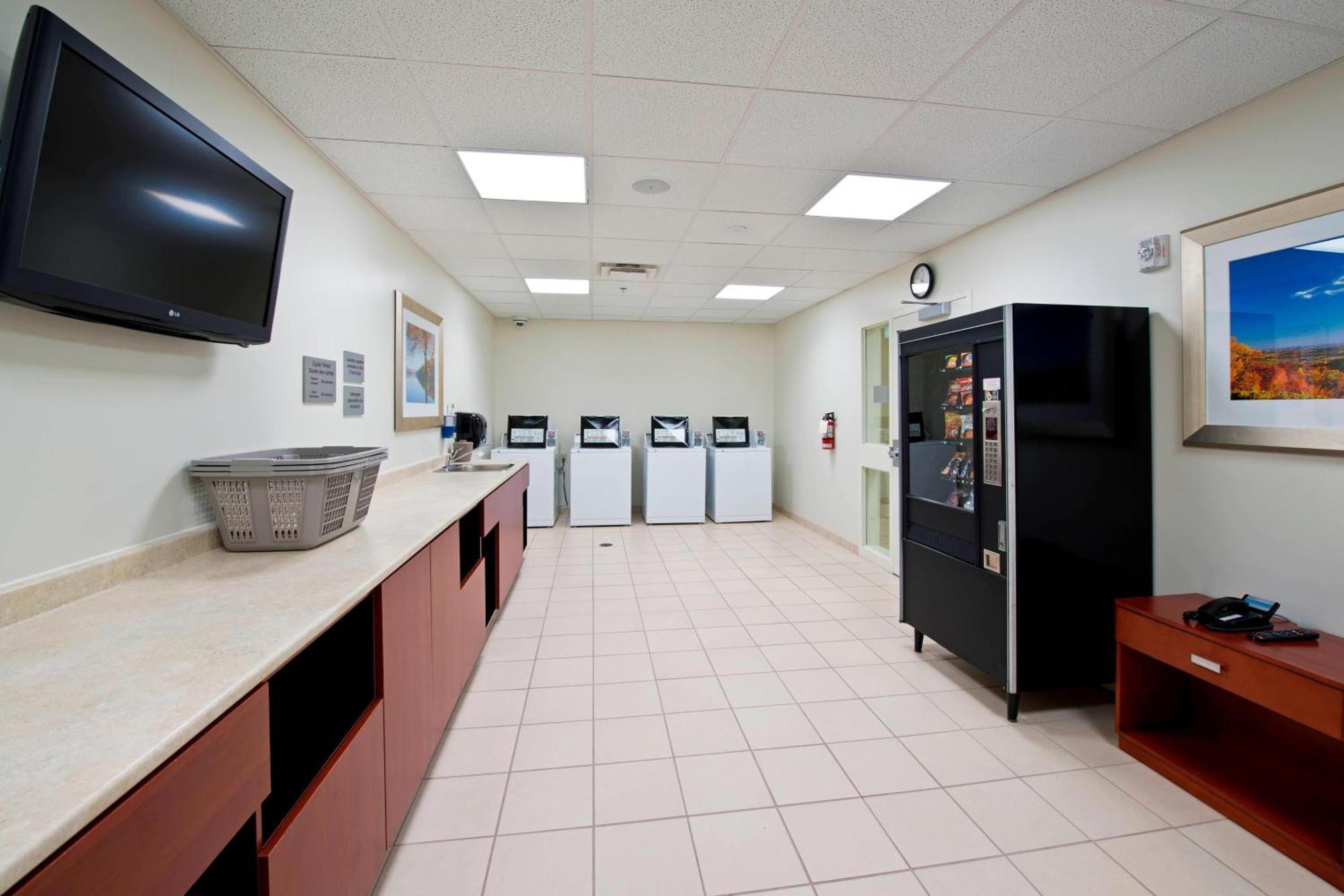 Hotel Courtyard By Marriott East