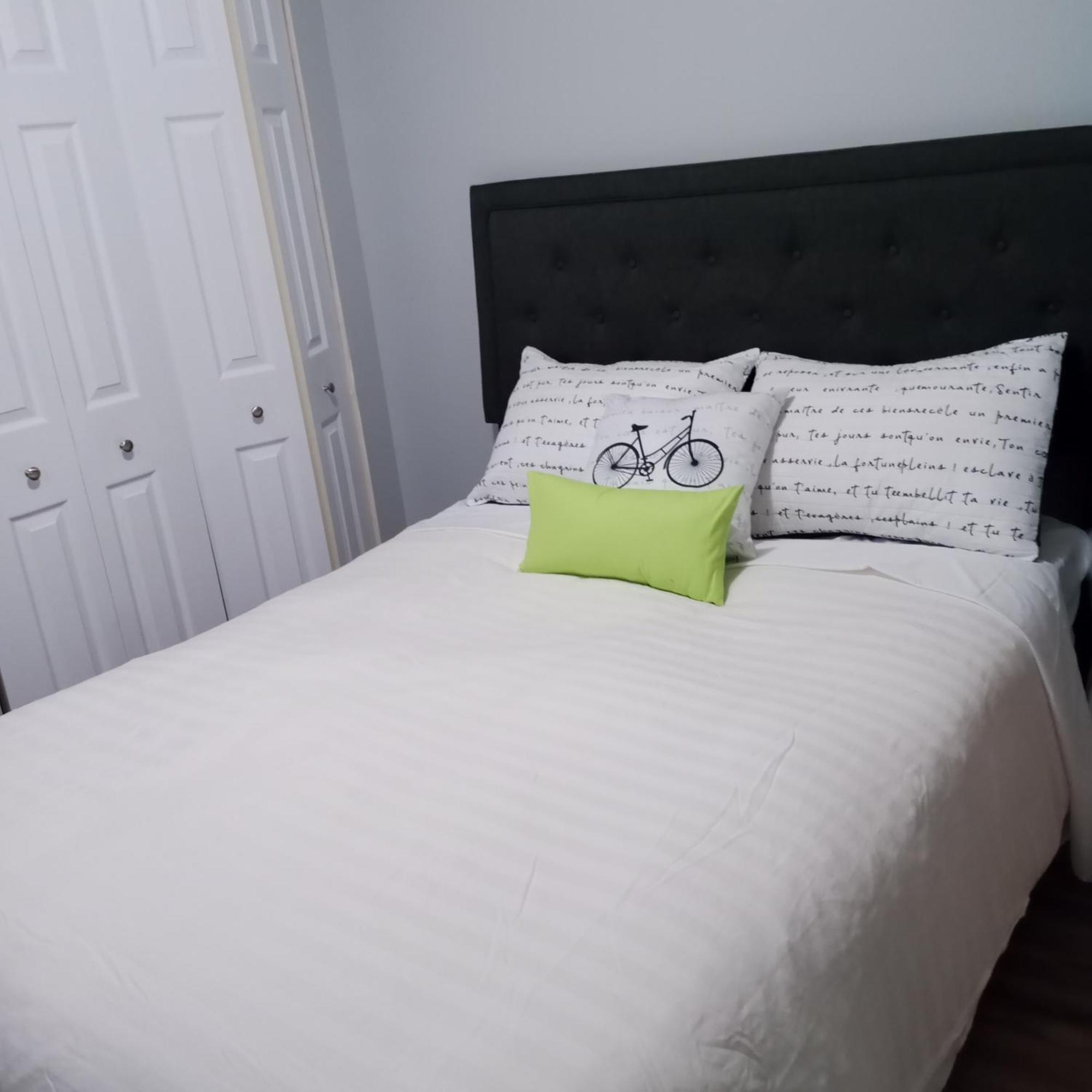The Basement By The Side Door Bed & Breakfast