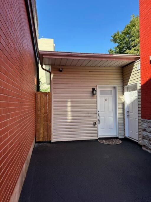 New, Private Downtown - Minimum 30 Day Apartment