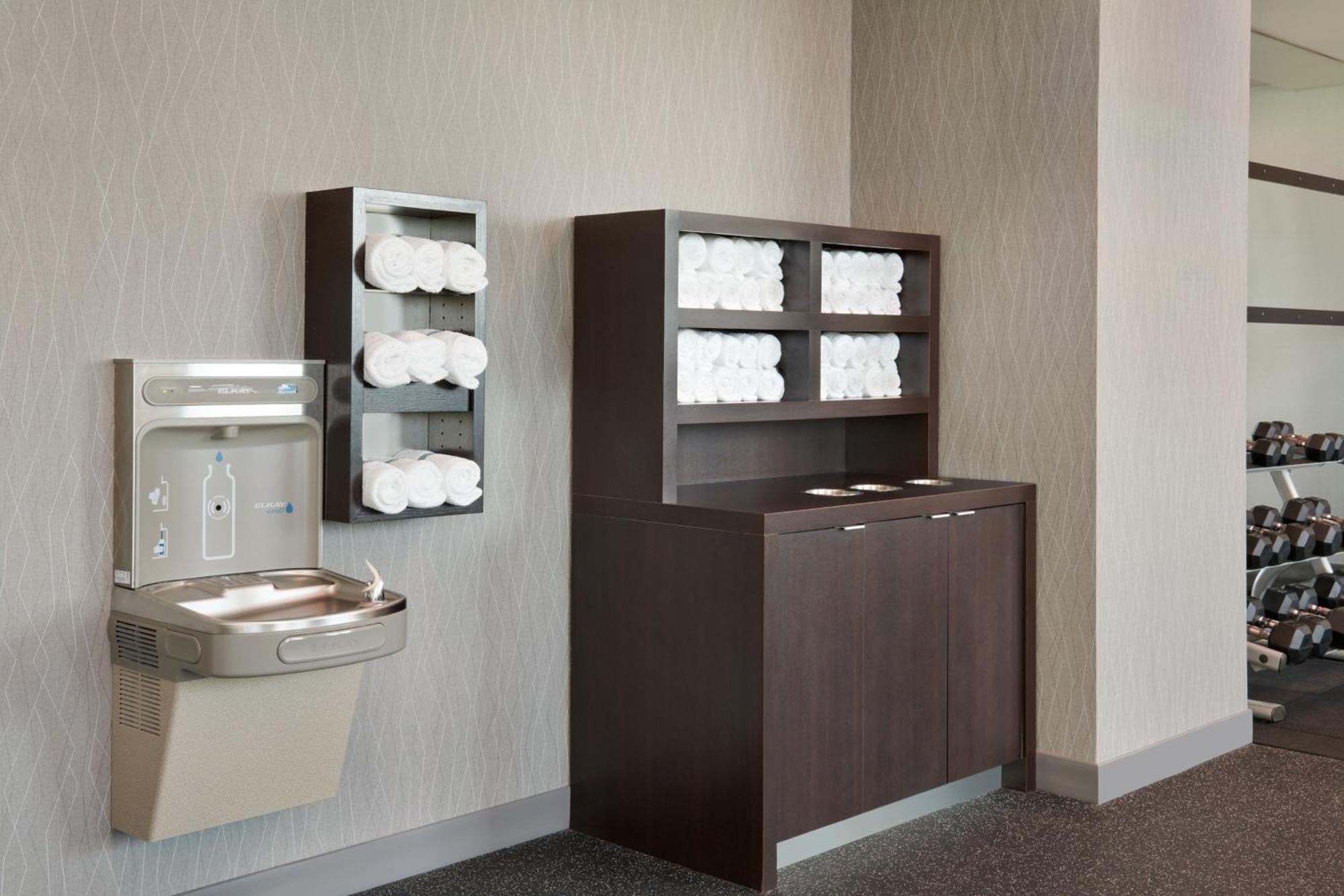 Courtyard By Marriott East Hotel 3*