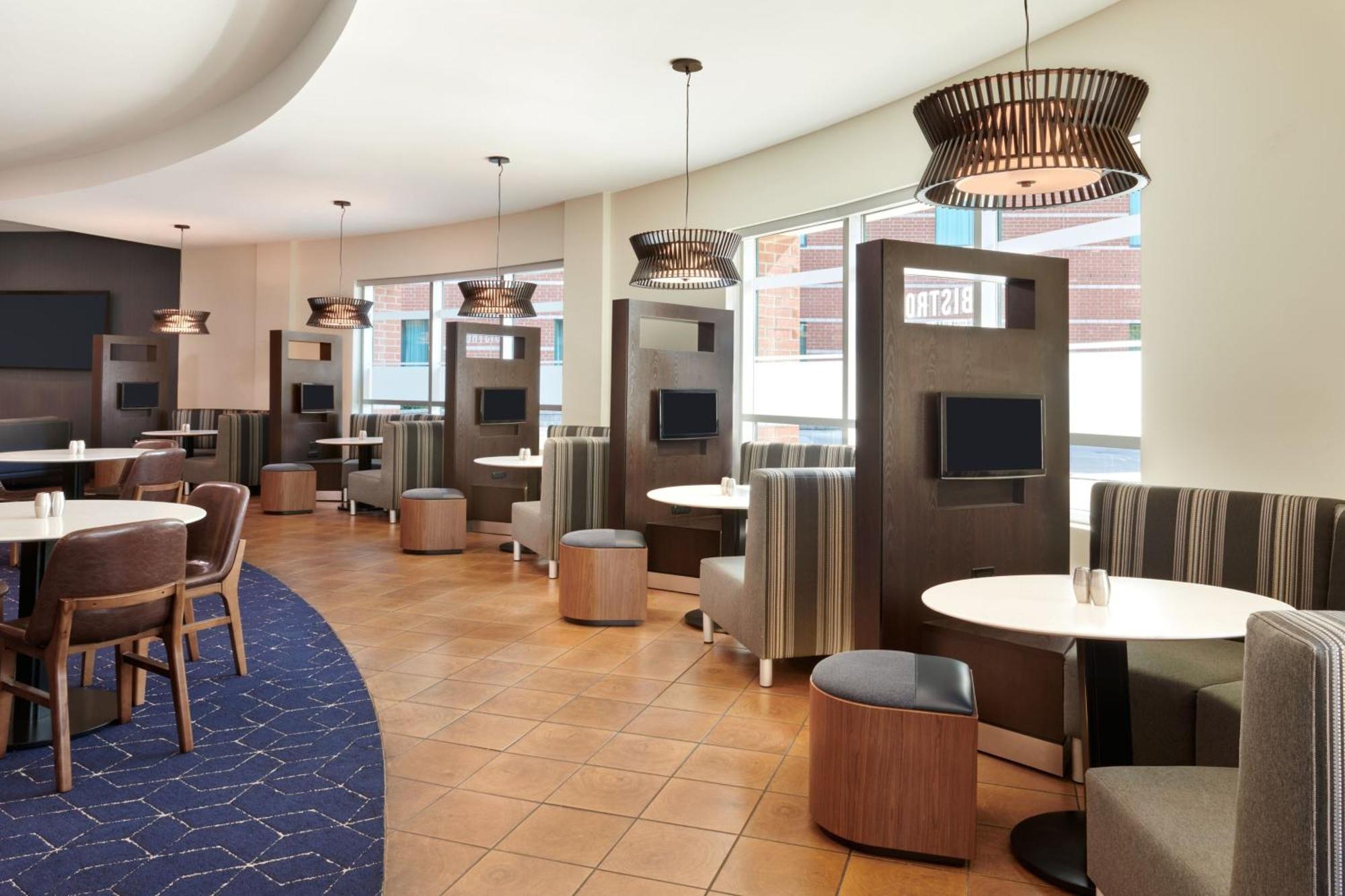 Hotel Courtyard By Marriott East