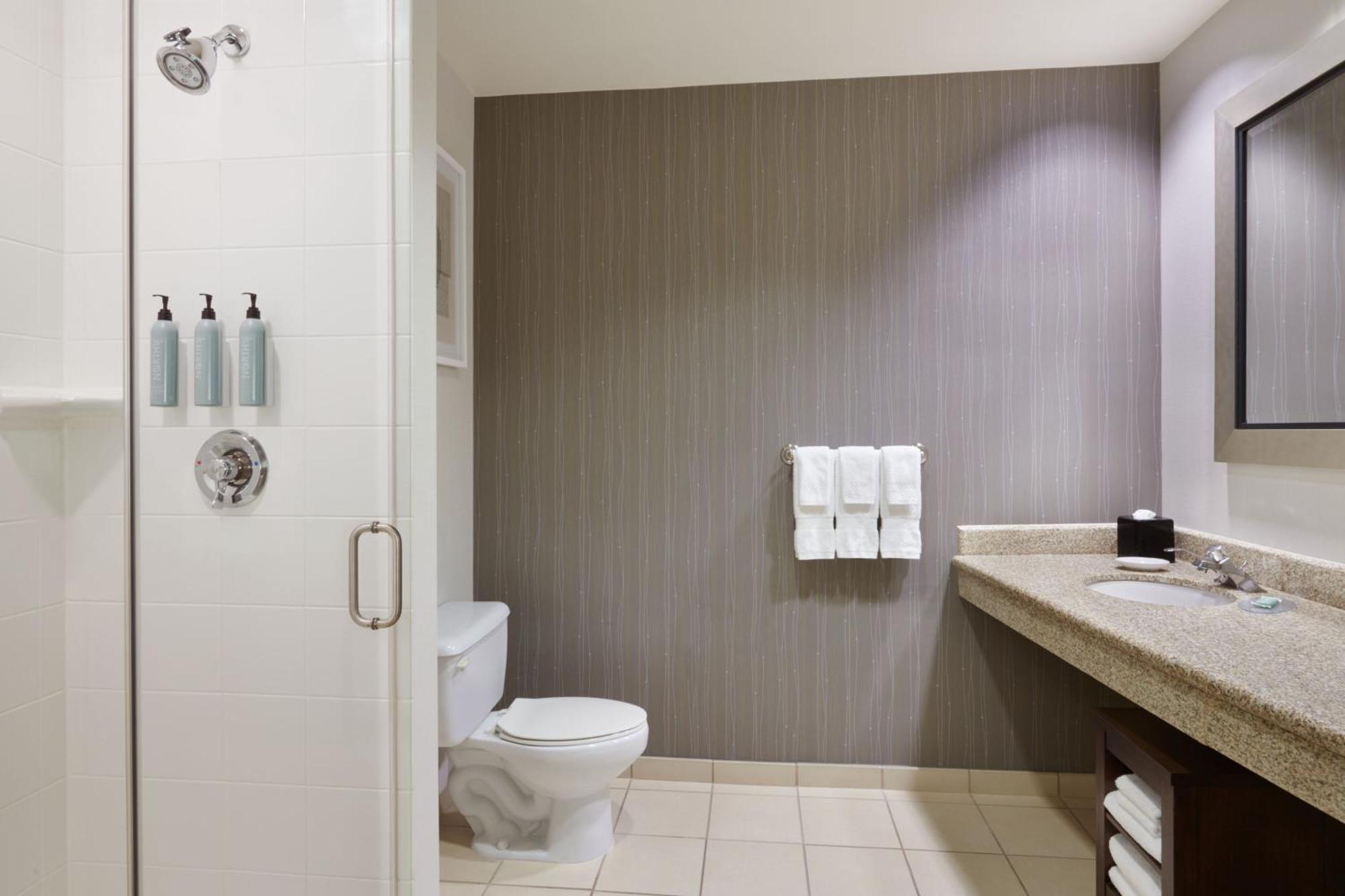 Courtyard By Marriott East Hotel 3*