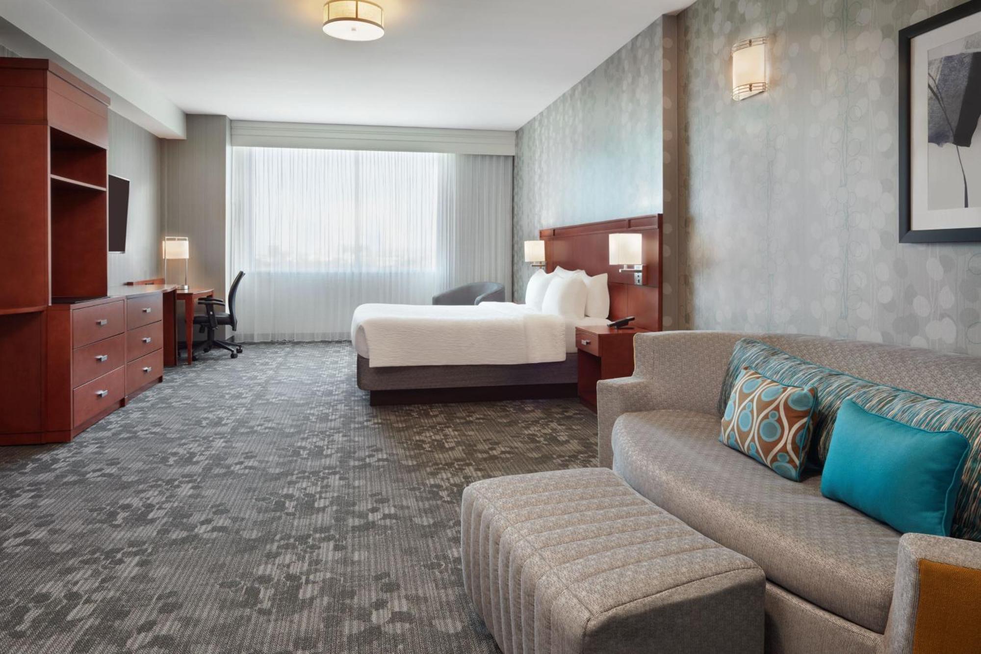 Hotel Courtyard By Marriott East Ottawa