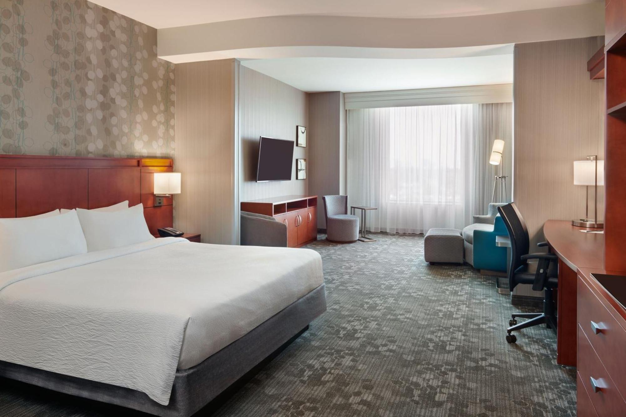 Courtyard By Marriott East 3*