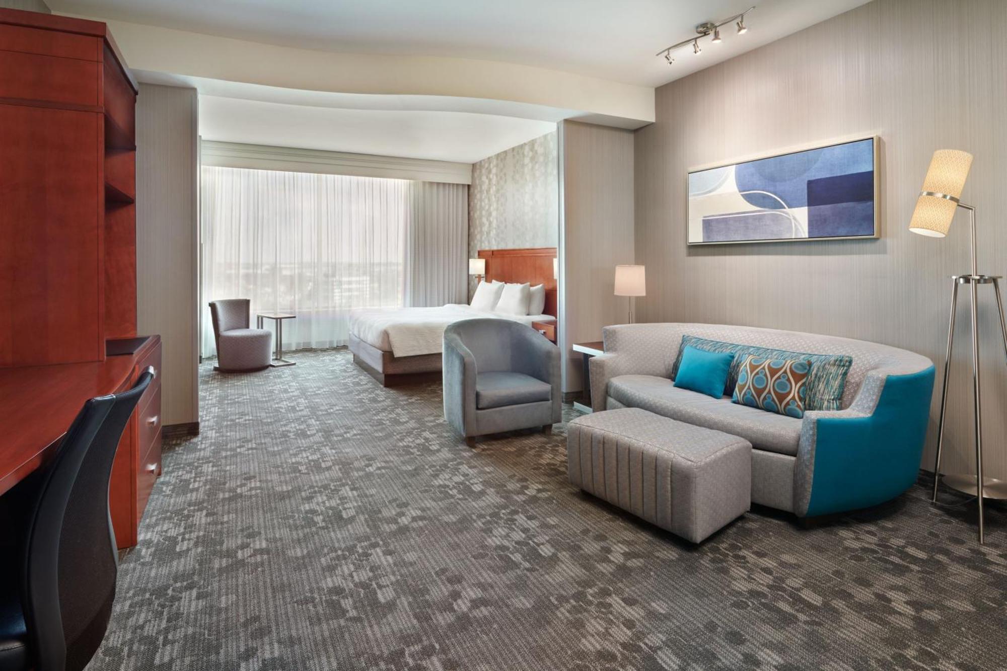 Courtyard By Marriott East Ottawa