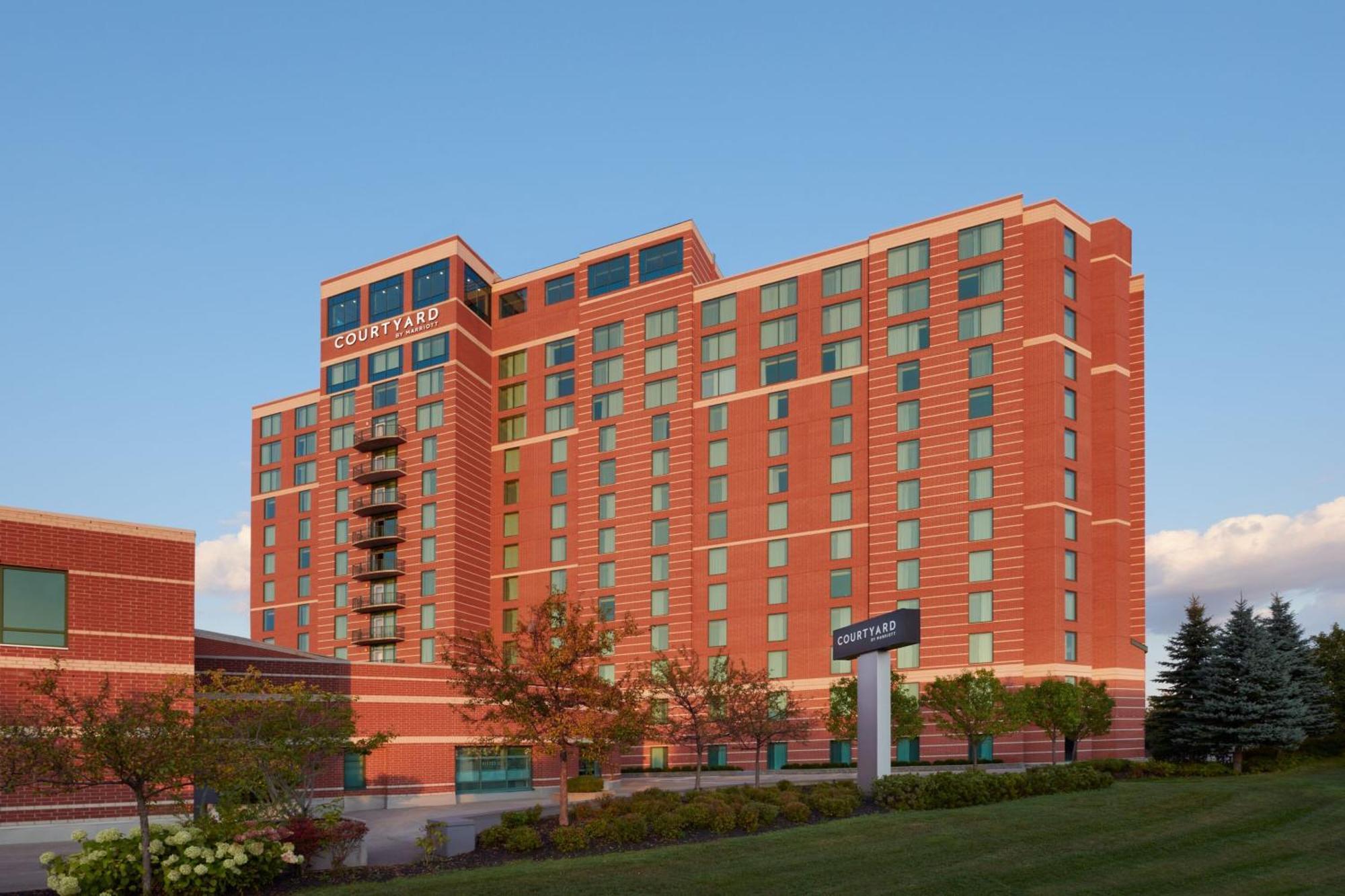 Courtyard By Marriott East 3*