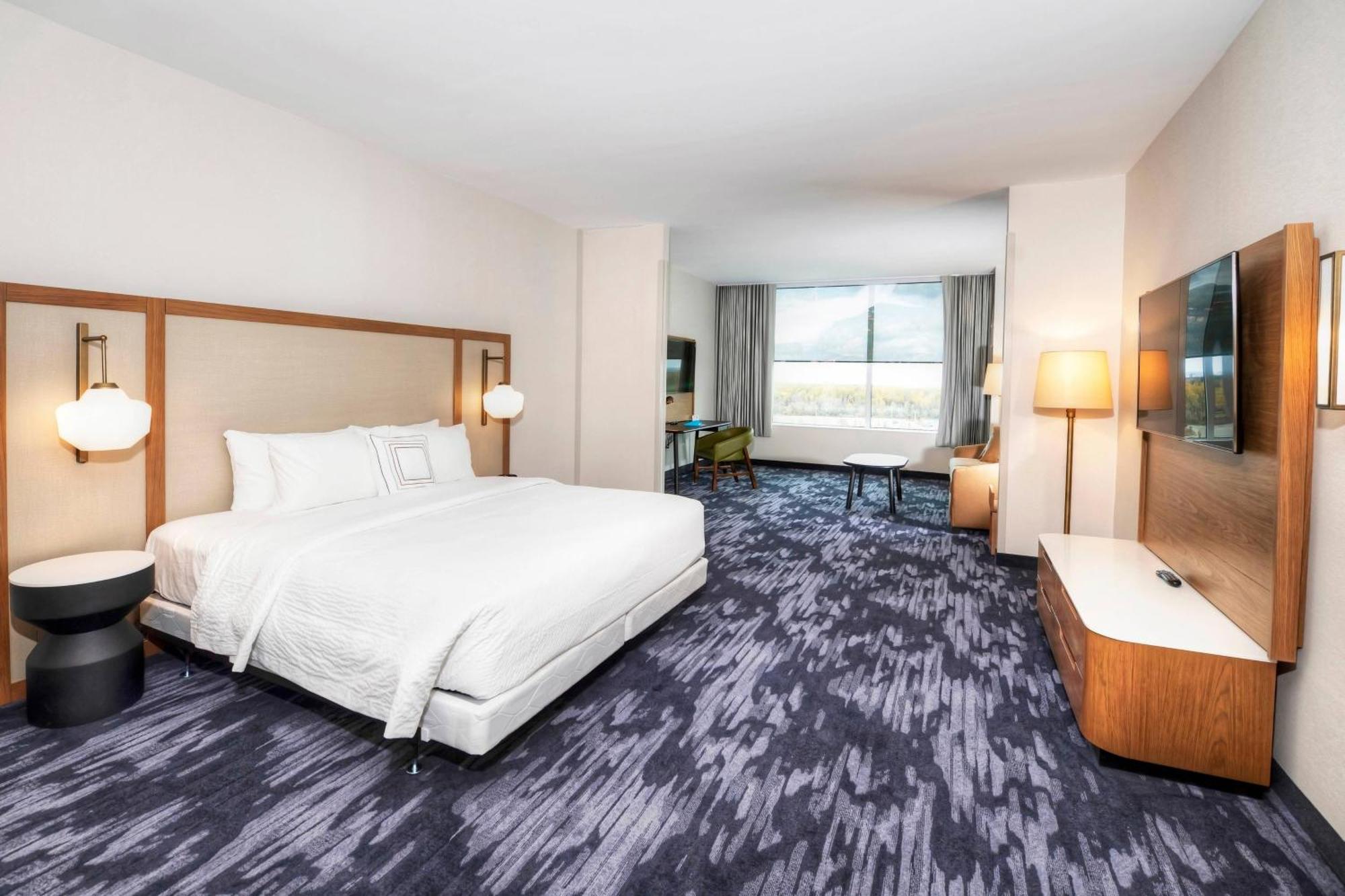 Fairfield & By Marriott Airport Ottawa