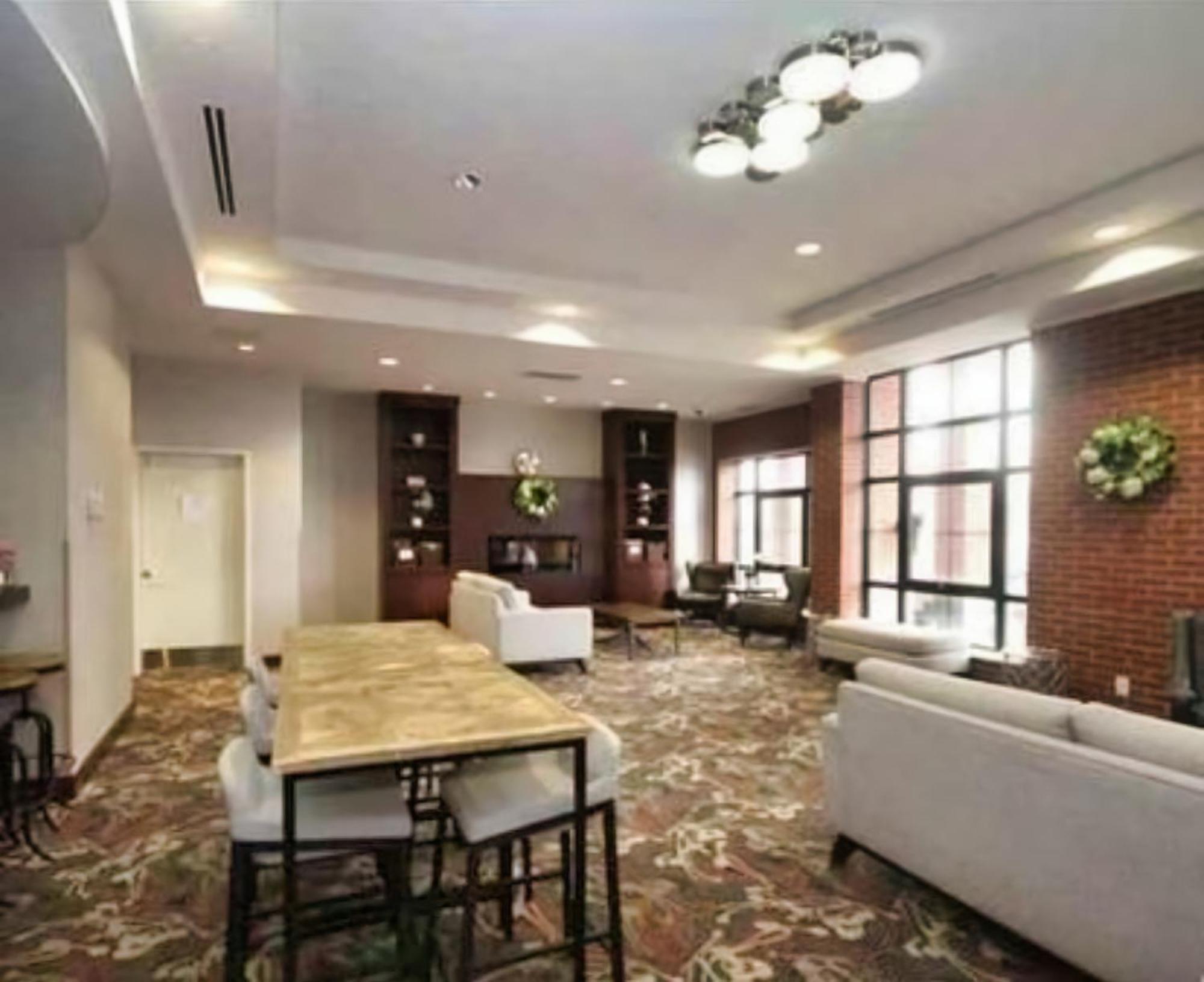 Minimum One Month In Fairly New 2 Rooms, 2 Bathrooms