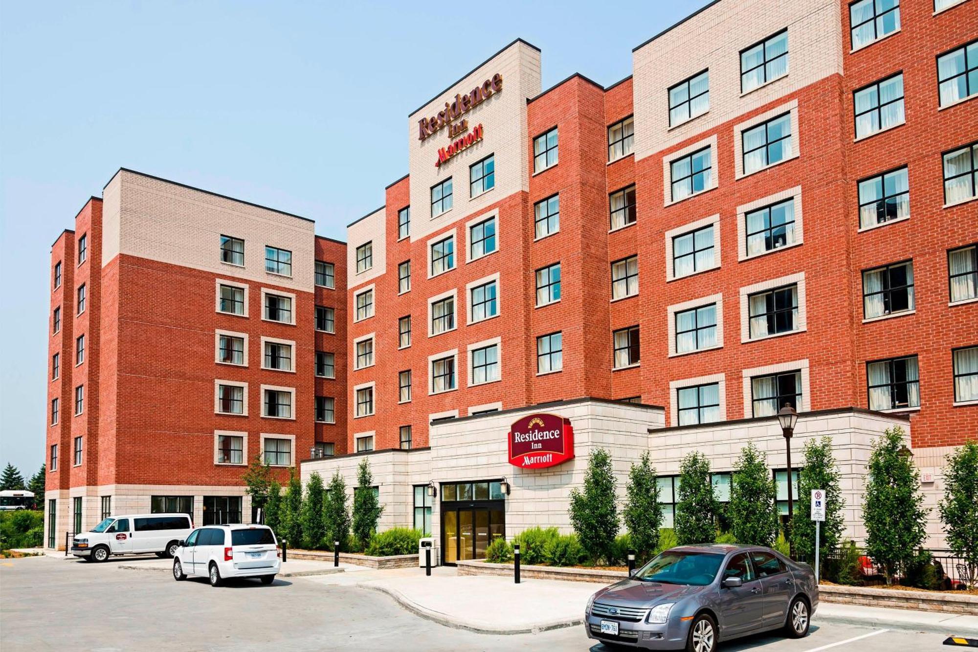 By Marriott Airport Hotel 3*