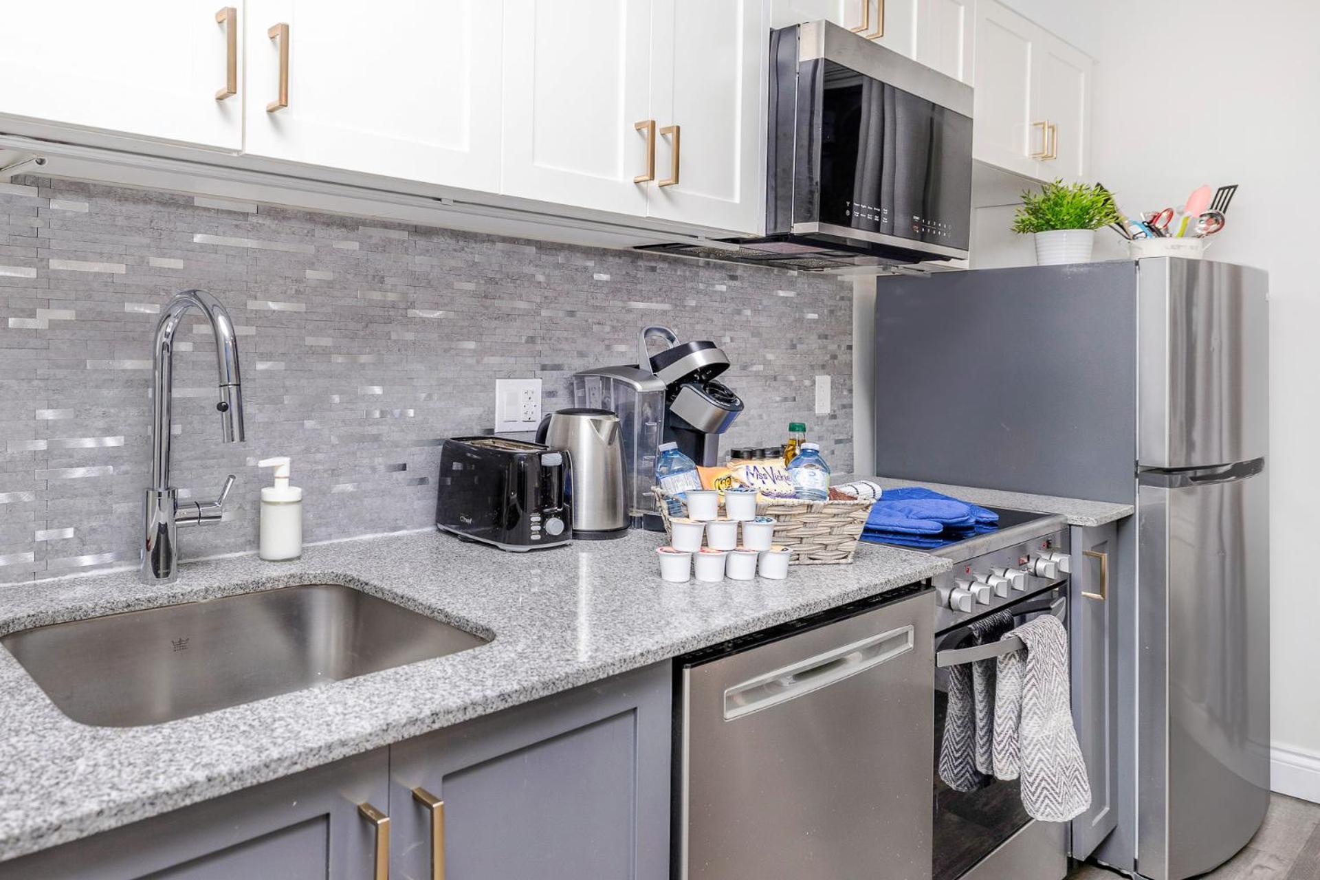 Modern 2br With Pet Friendly - Near * Ottawa