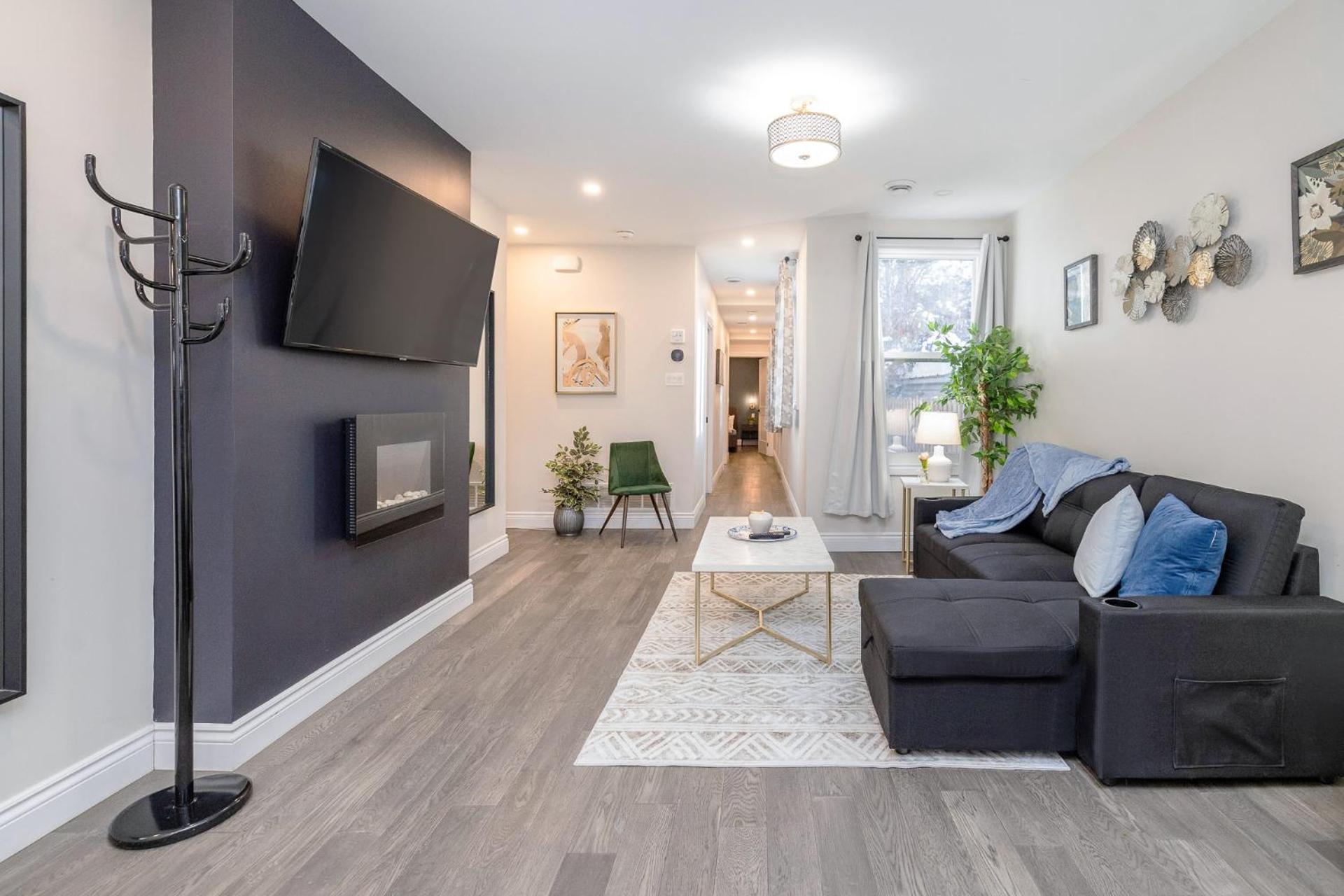 Modern 2br With Pet Friendly - Near Apartment