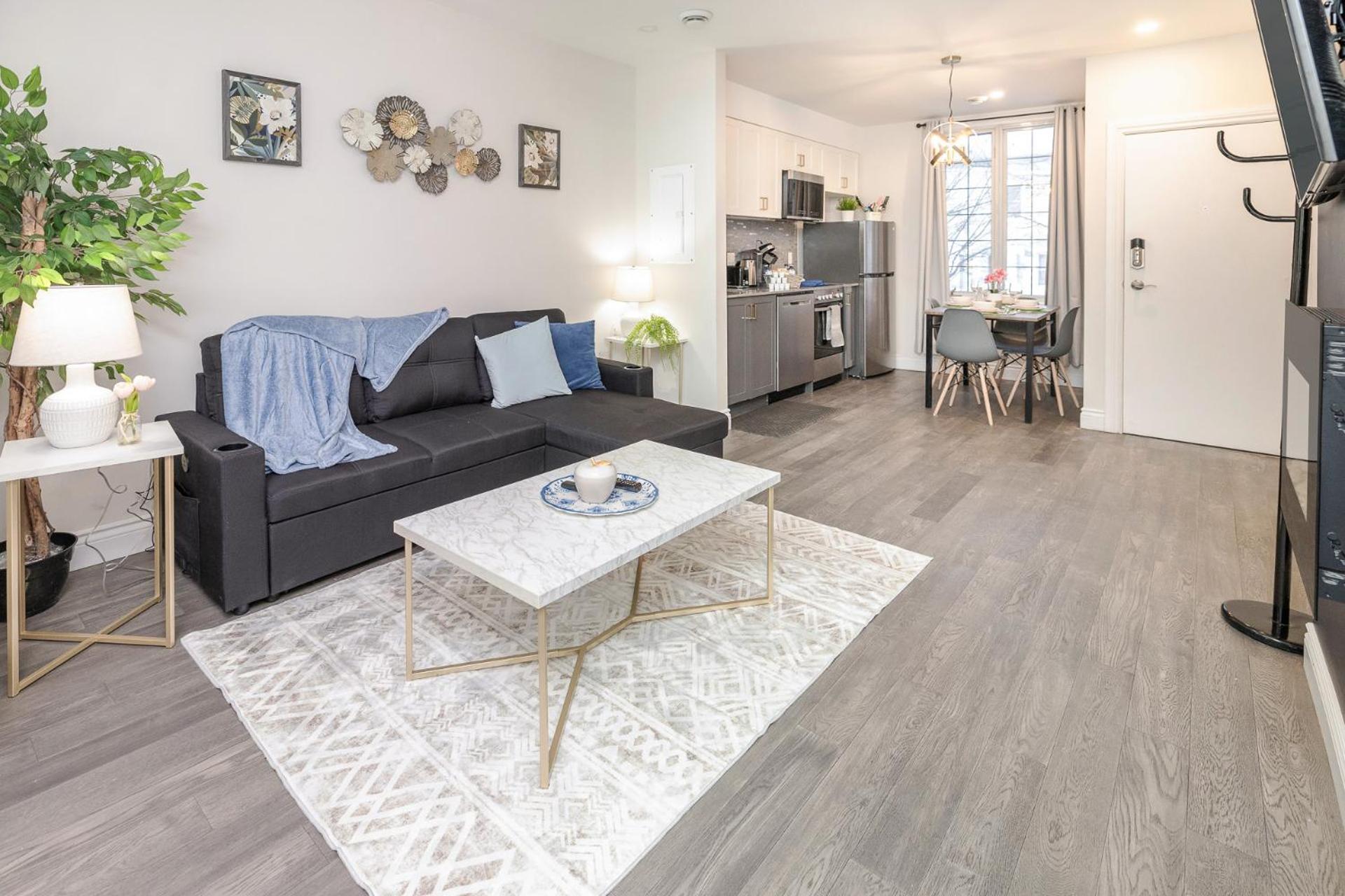 Apartment Modern 2br With Pet Friendly - Near
