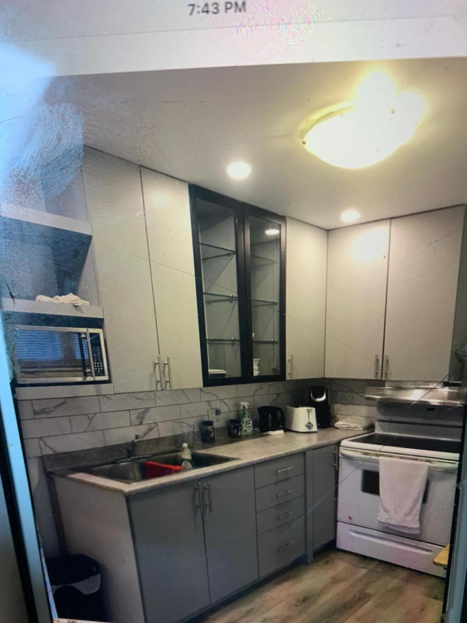Private Steps To Of Downtown Apartment *