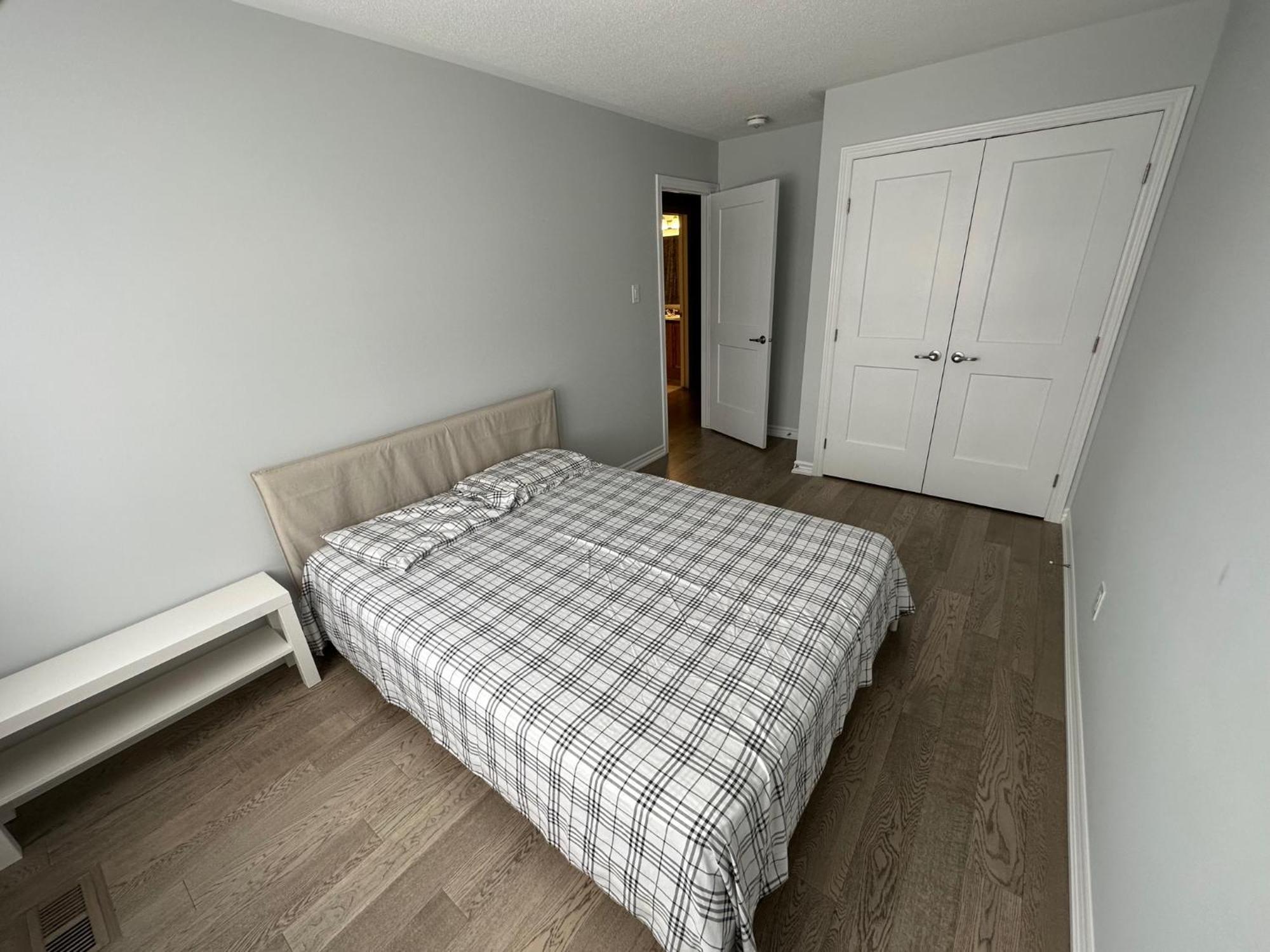 Lovely 2 Bedroom 2 Bath * Ottawa