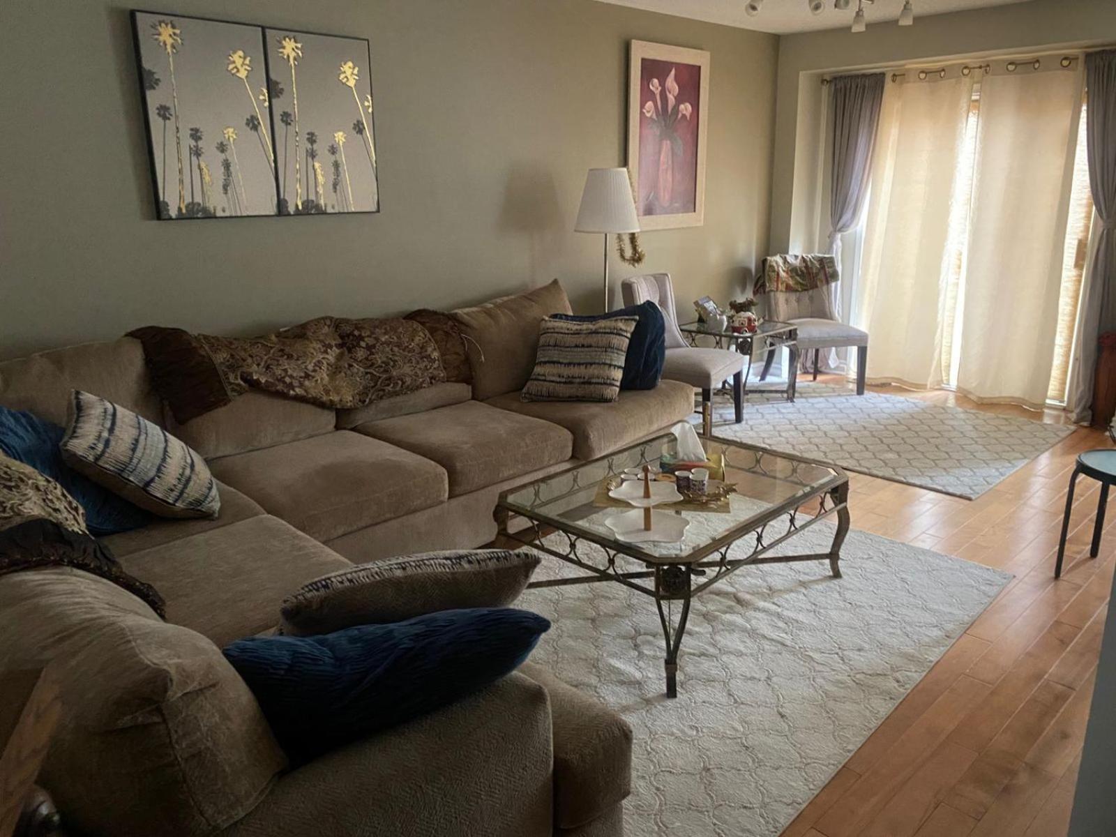 Cute 3 Bedrooms Townhouse In Kanata *