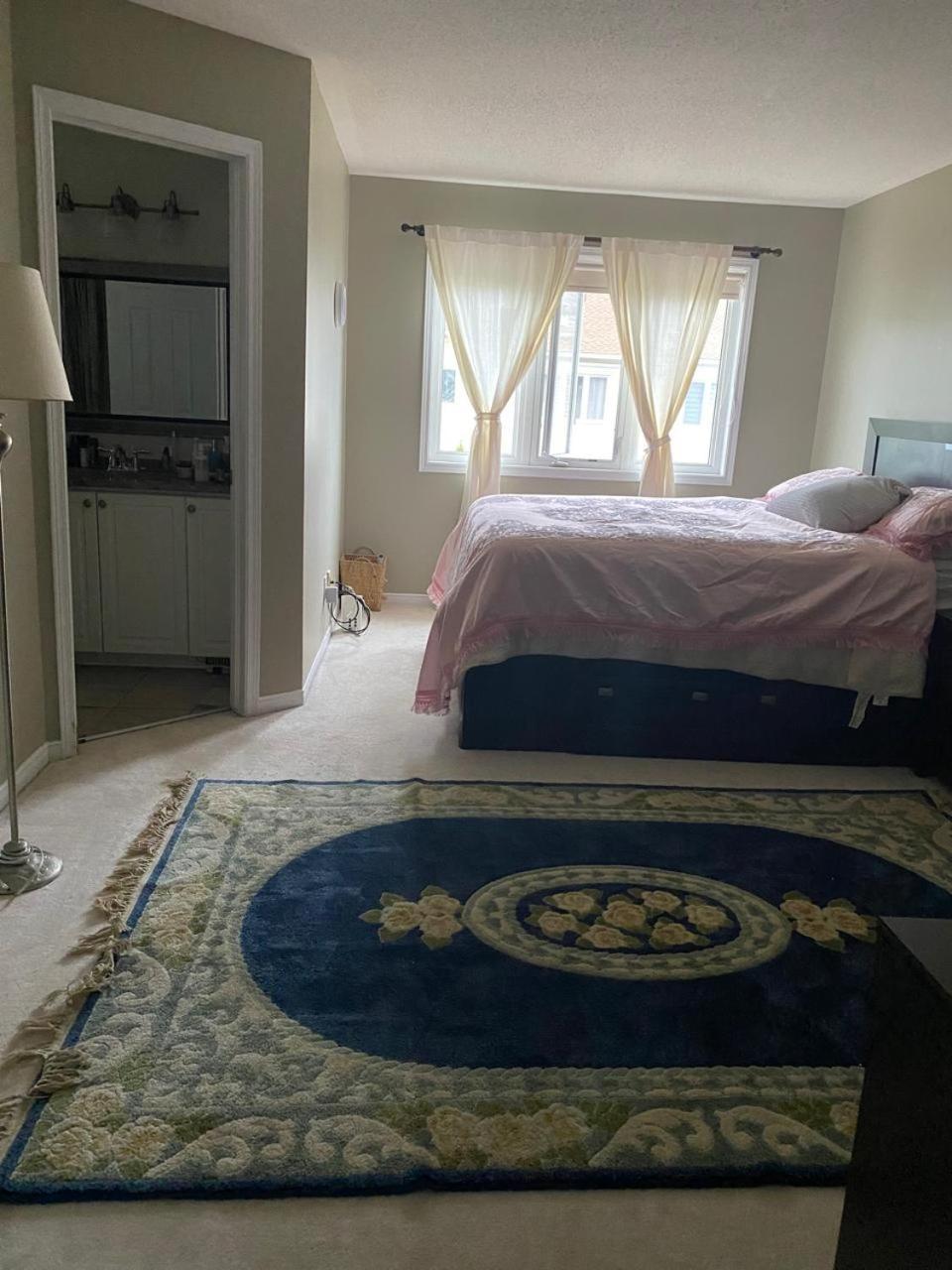 Cute 3 Bedrooms Townhouse In Kanata * Ottawa