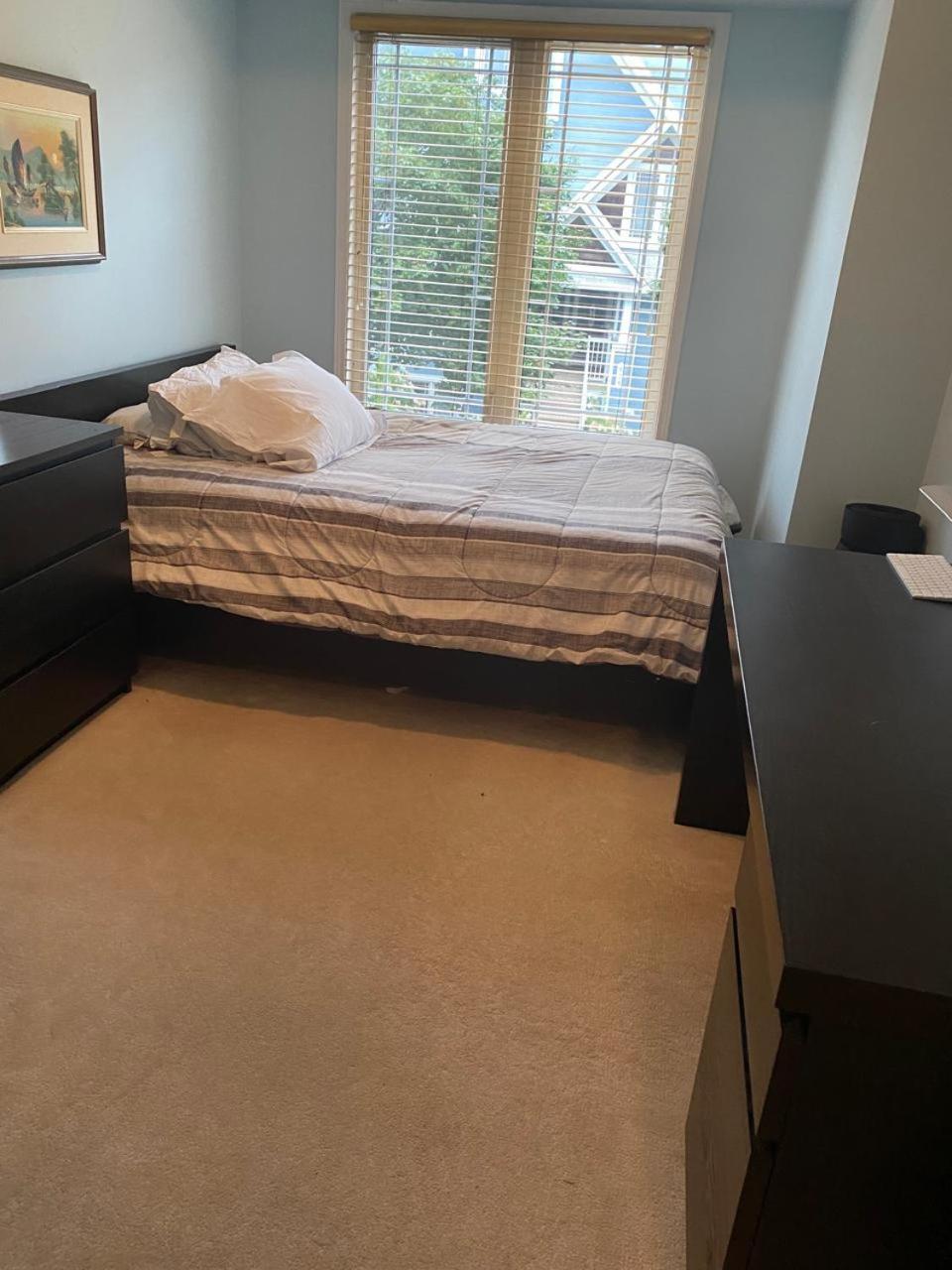 Cute 3 Bedrooms Townhouse In Kanata