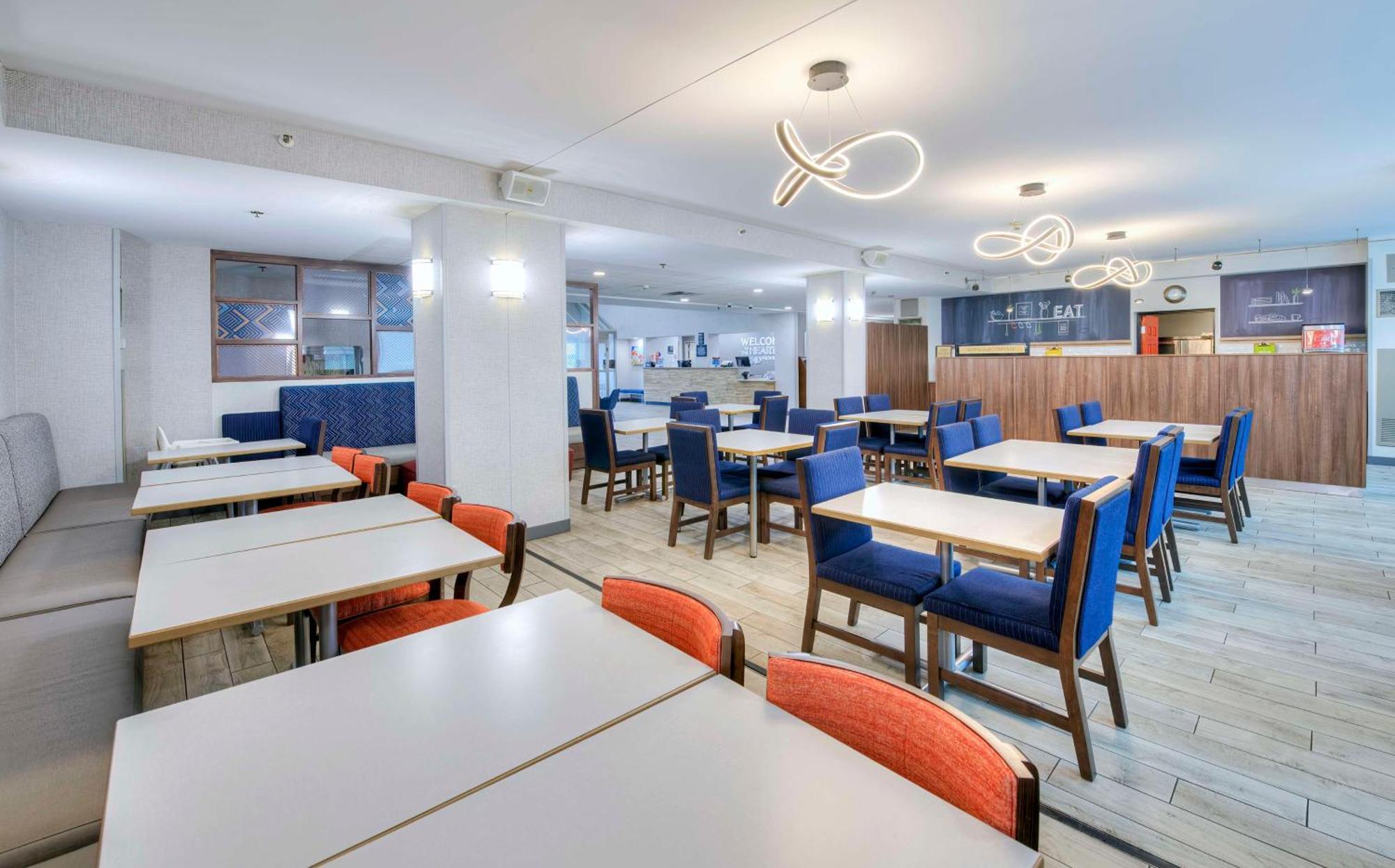Hampton By Hilton 3*