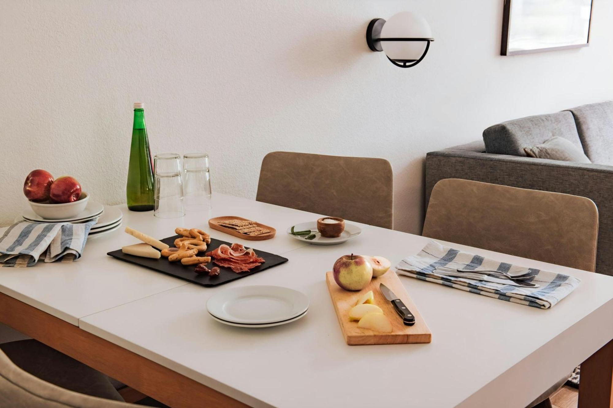 Sonder By Marriott Bonvoy Rideau Downtown Aparthotel 4*