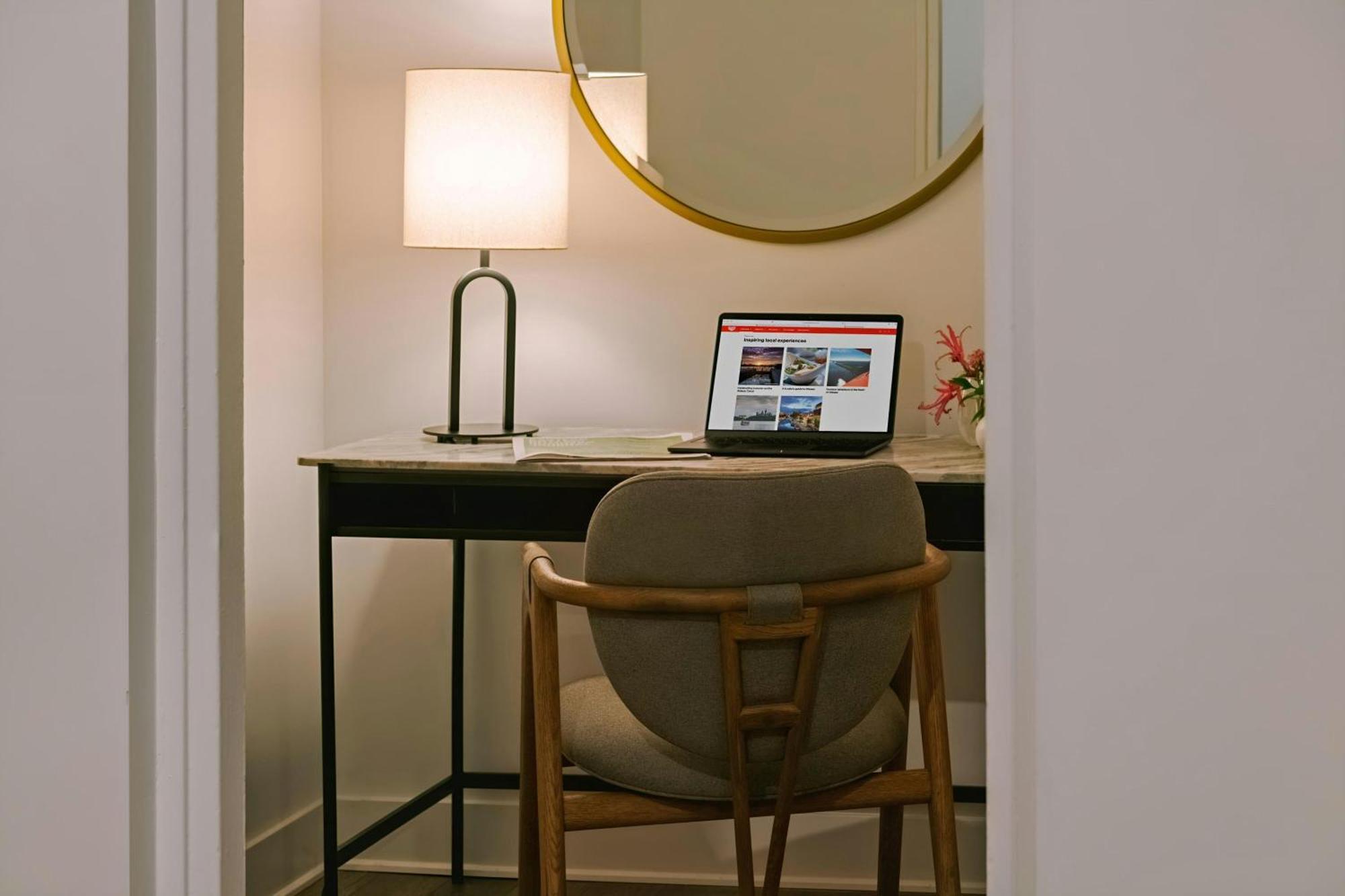 The Arlo, BW Signature Collection