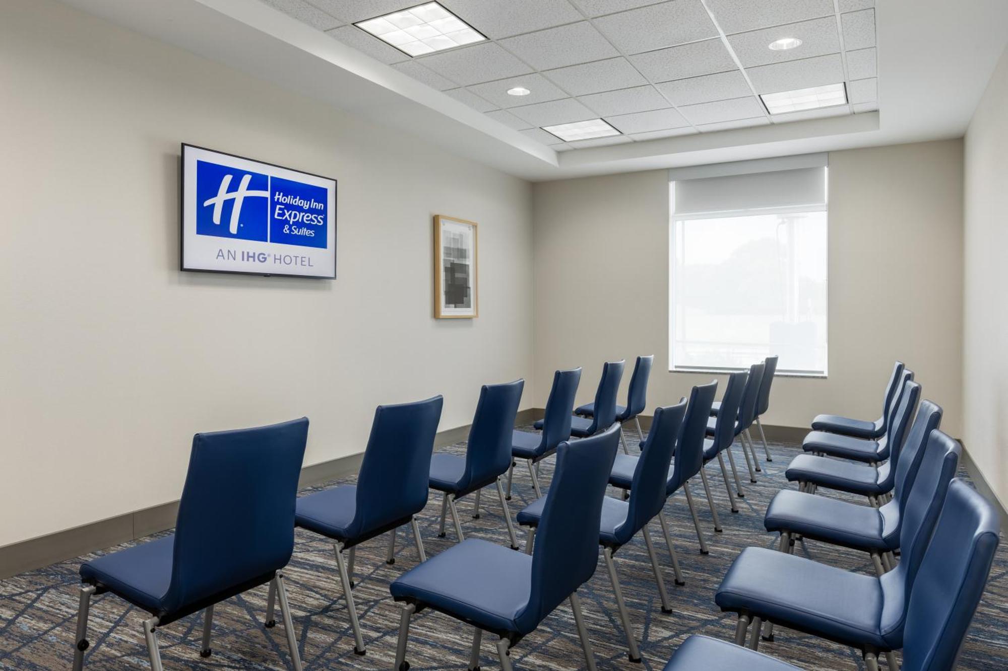 Express & East-orleans By Ihg Ottawa