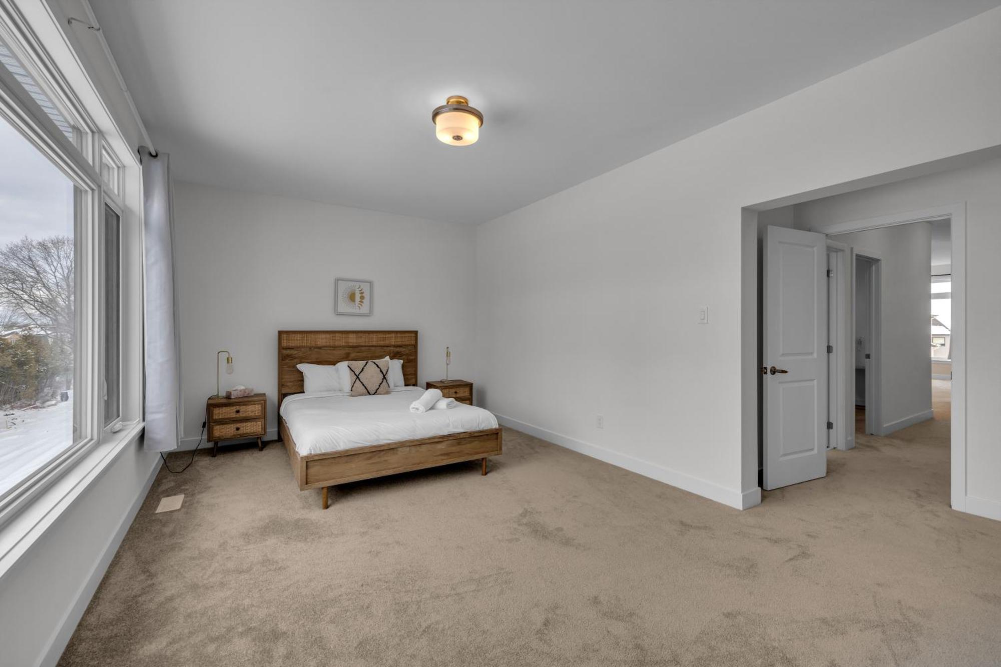 Holiday home Modern 4Br Executive Home Near Airport And Downtown *
