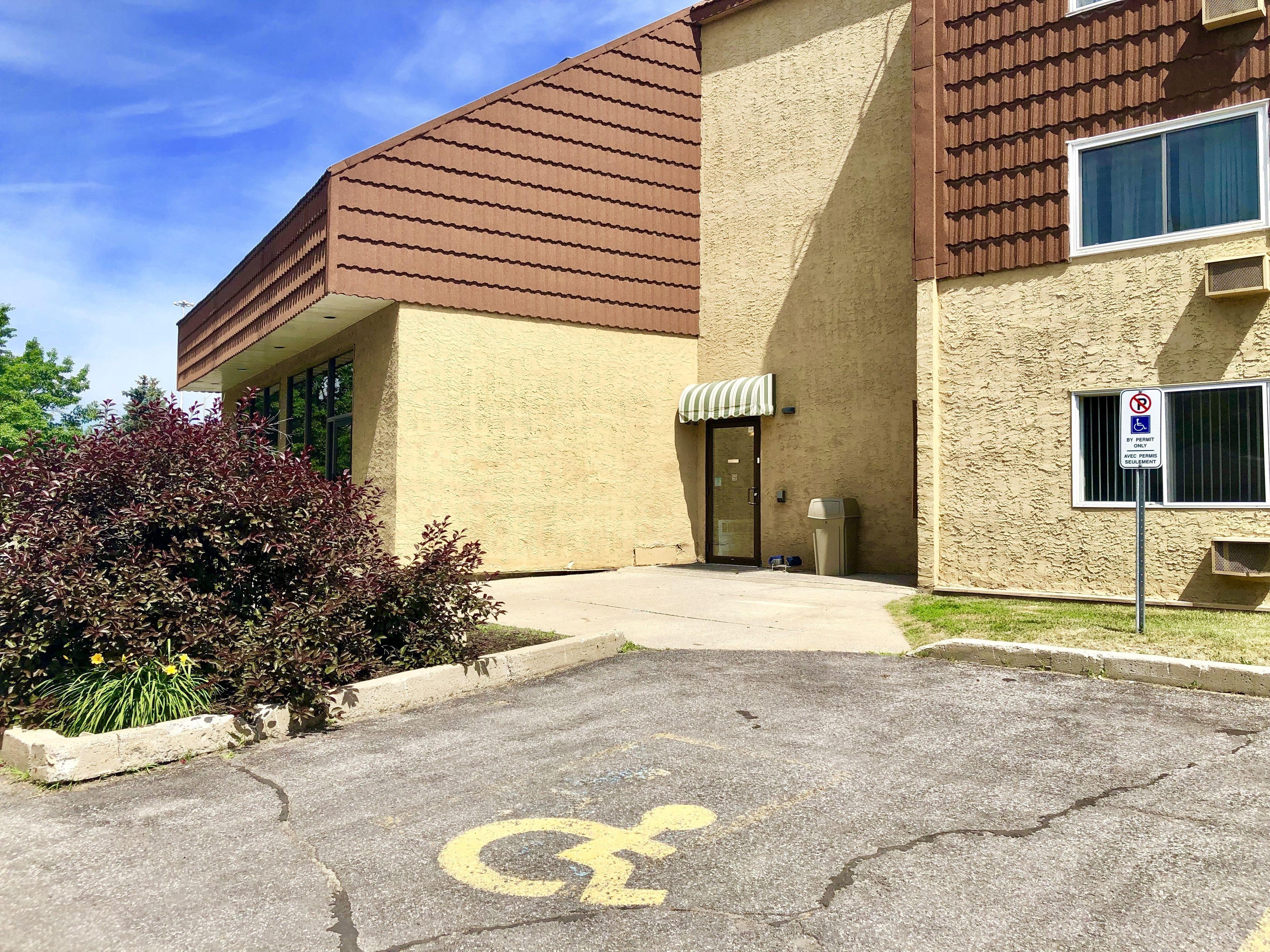 Travelodge By Wyndham East Hotel Ottawa