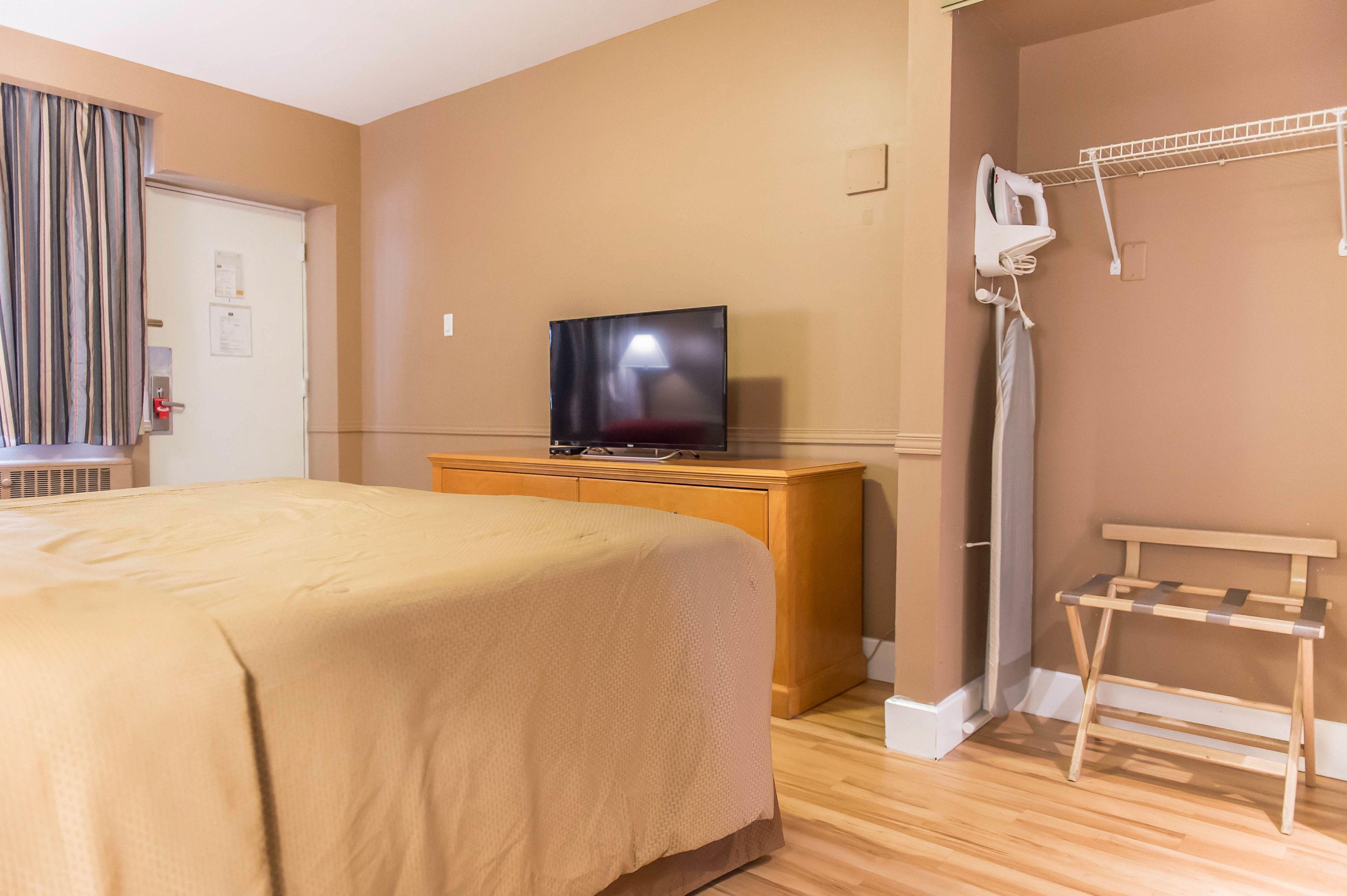 Lodge Econo Downtown *