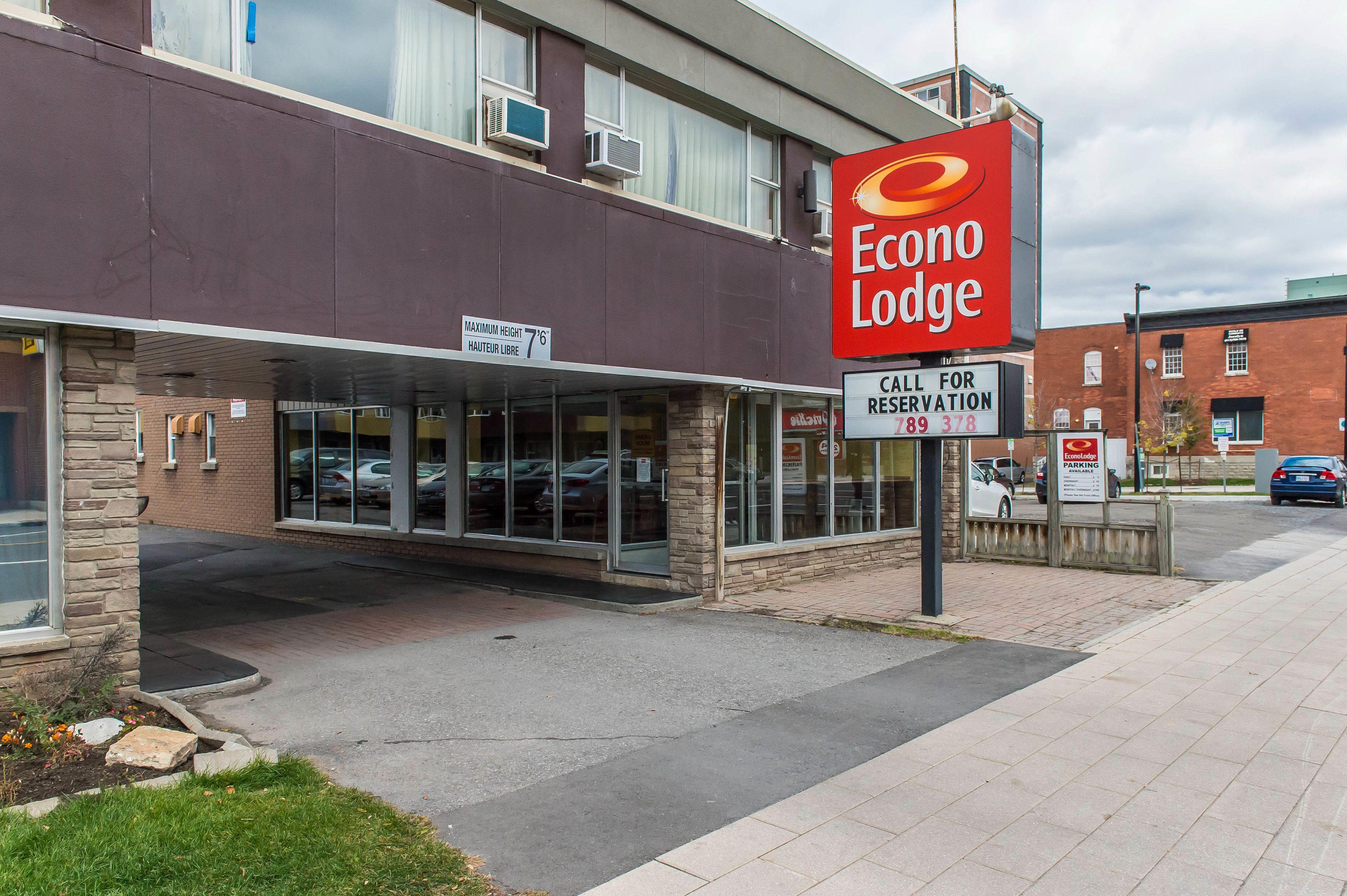Econo Downtown Lodge