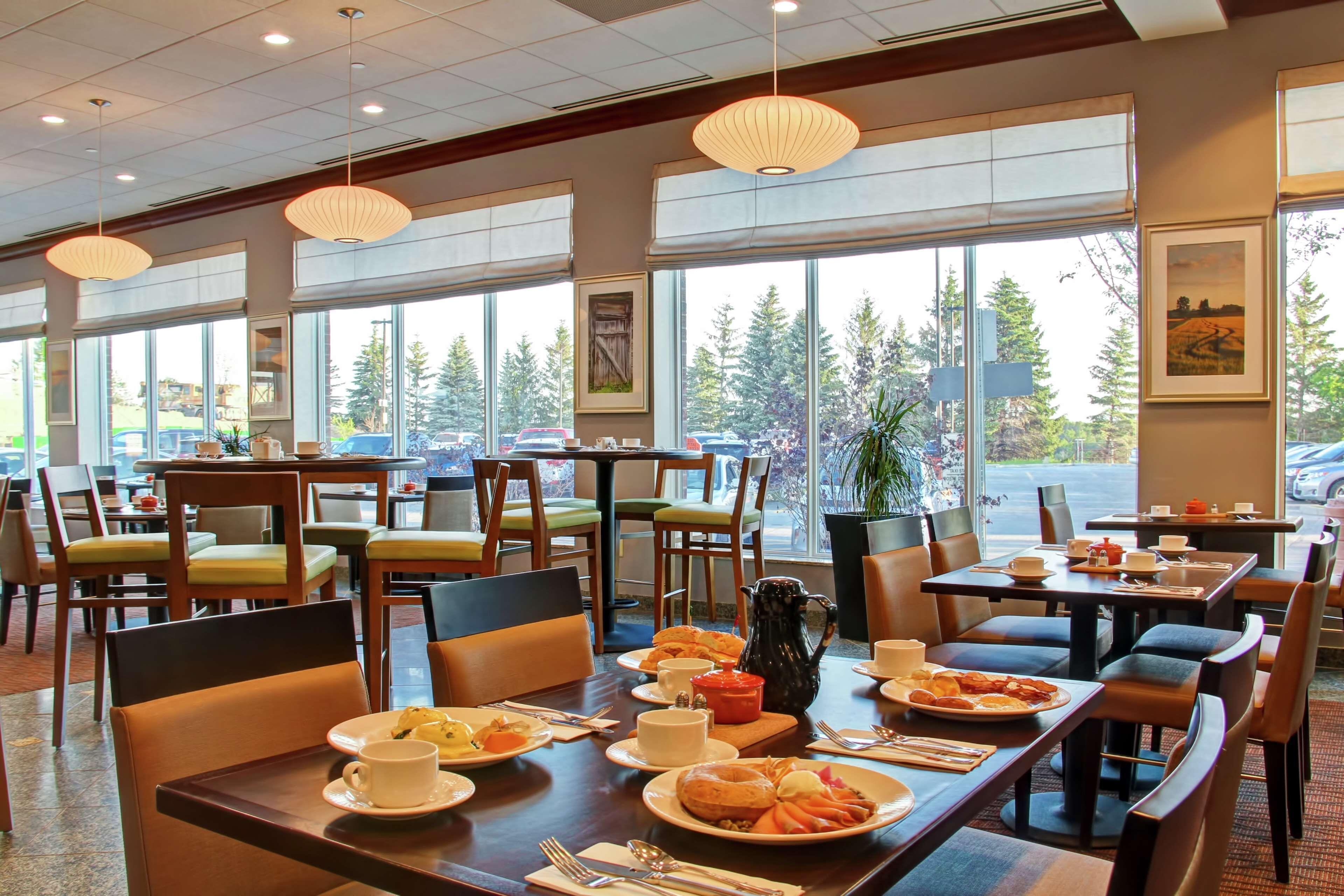 Hilton Garden Airport Hotel Ottawa