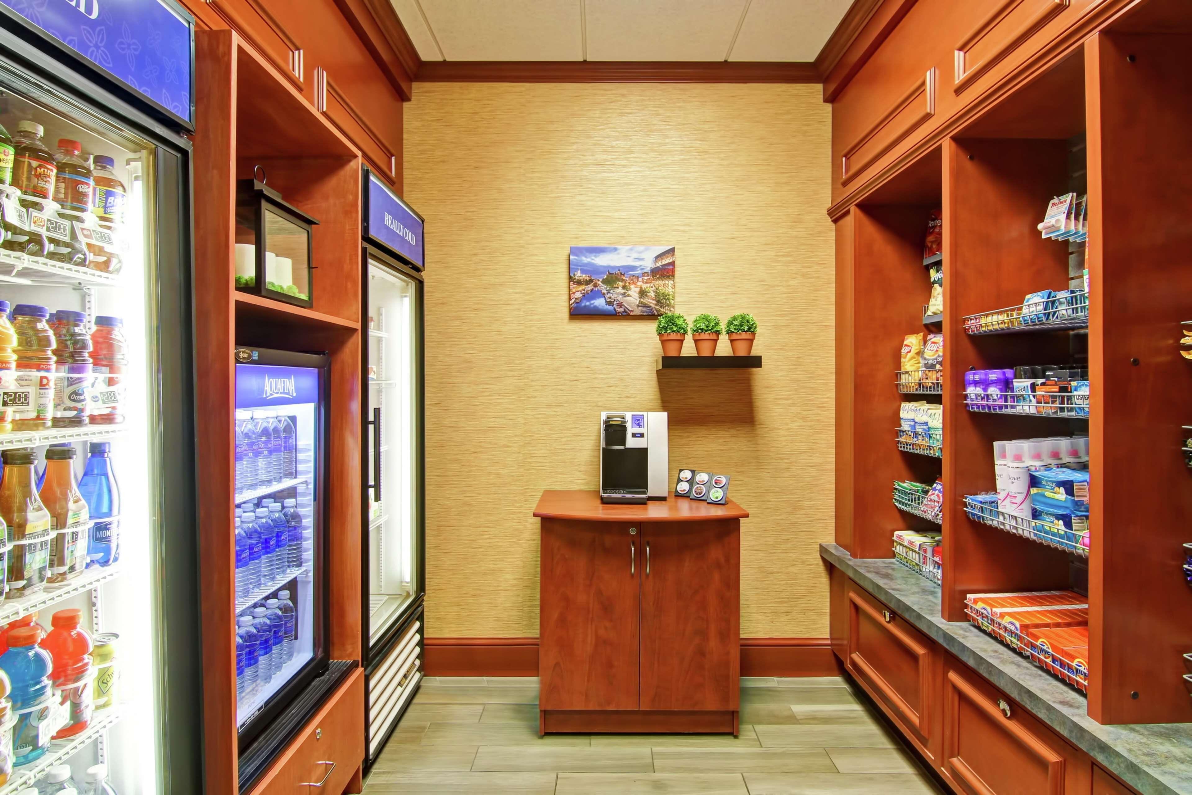 Hilton Garden Airport 3* Ottawa