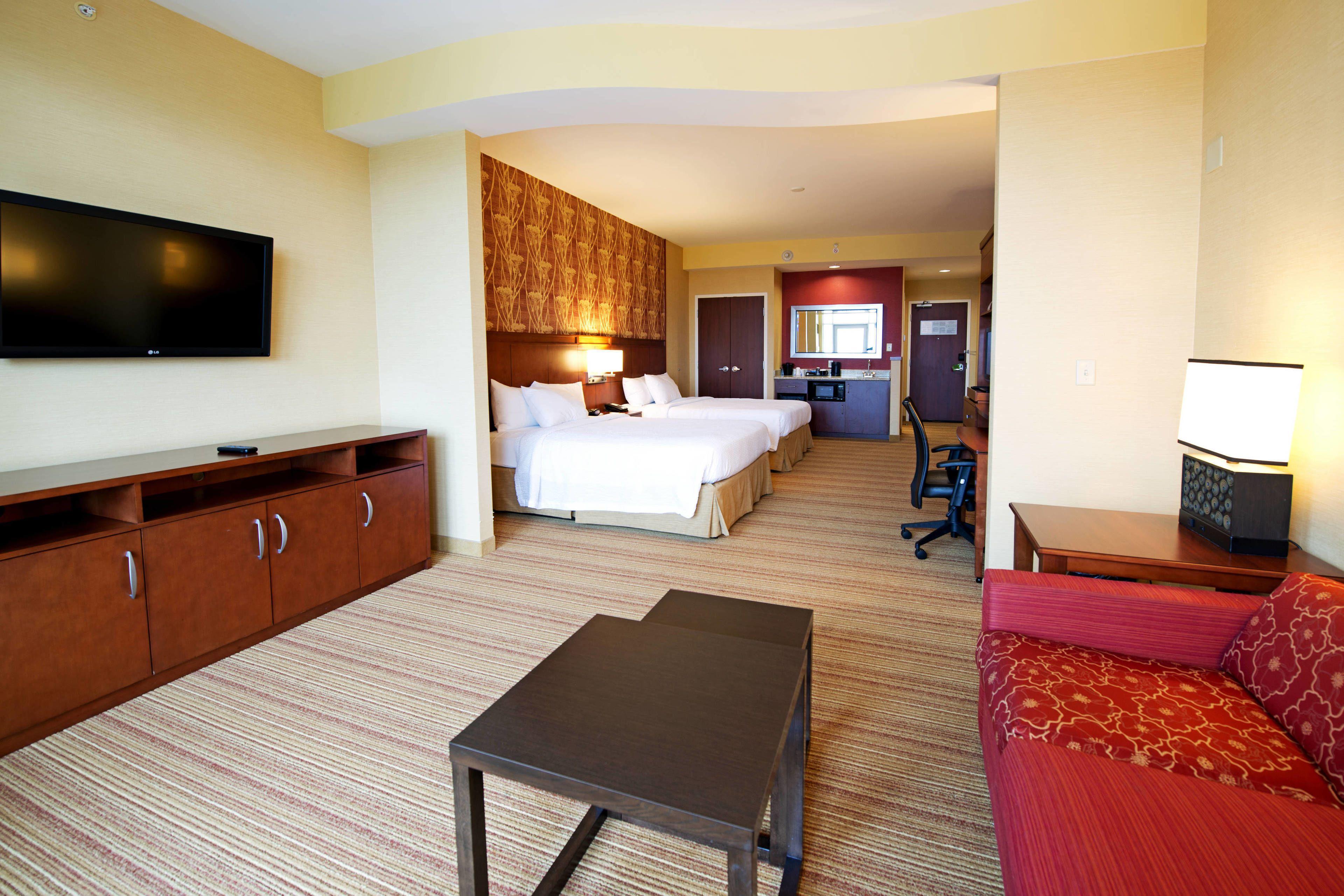 Courtyard By Marriott East