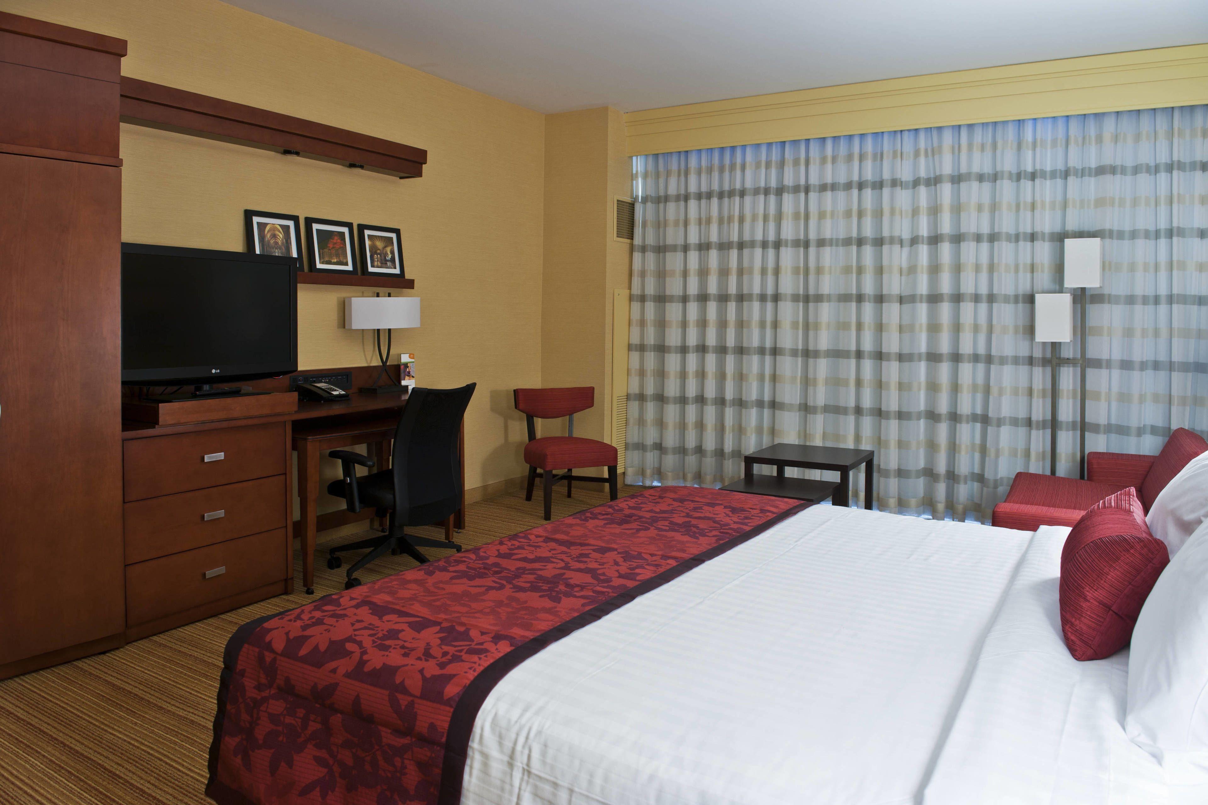 Courtyard By Marriott East Hotel Ottawa