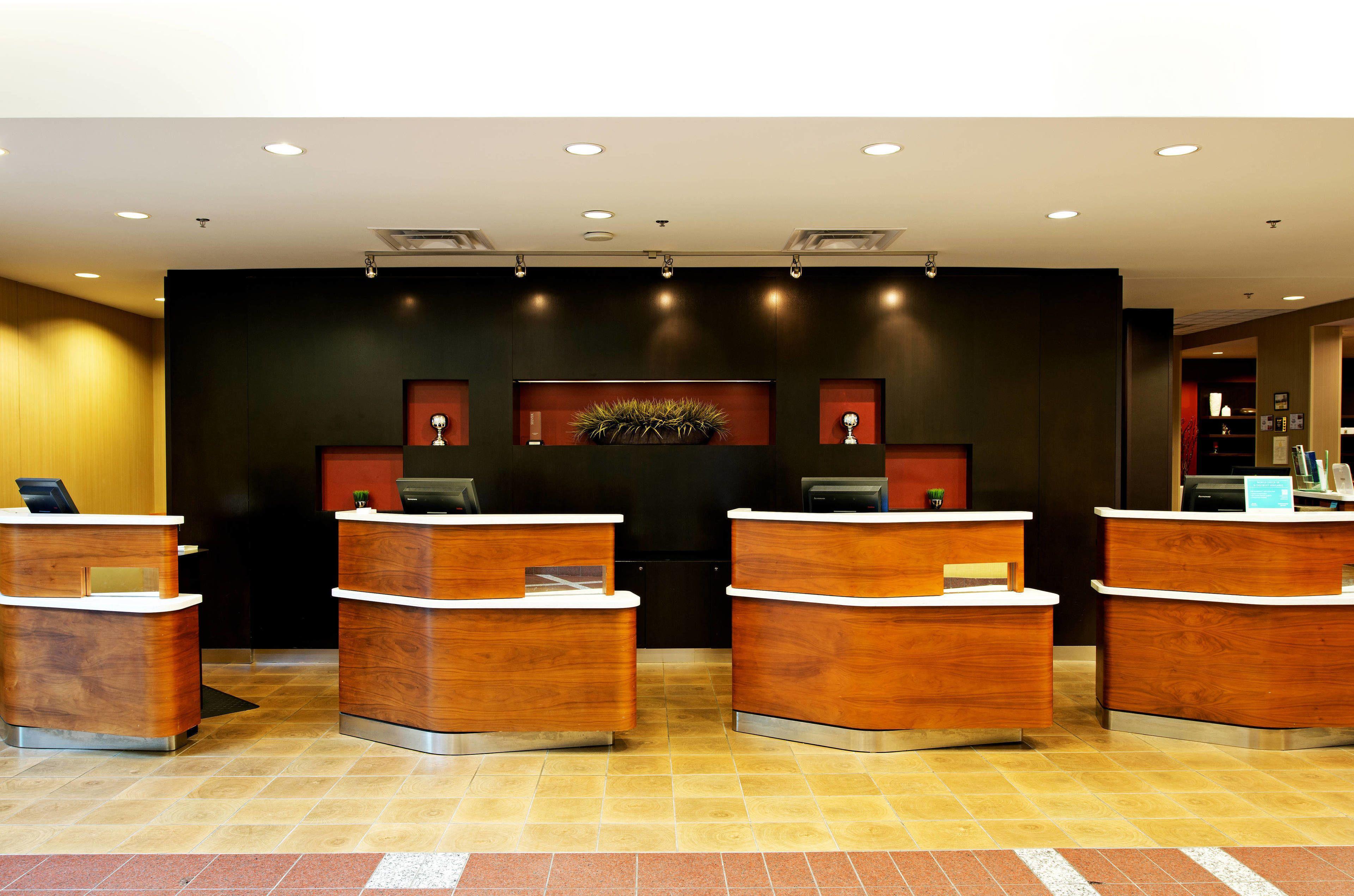 Courtyard By Marriott East Hotel 3*