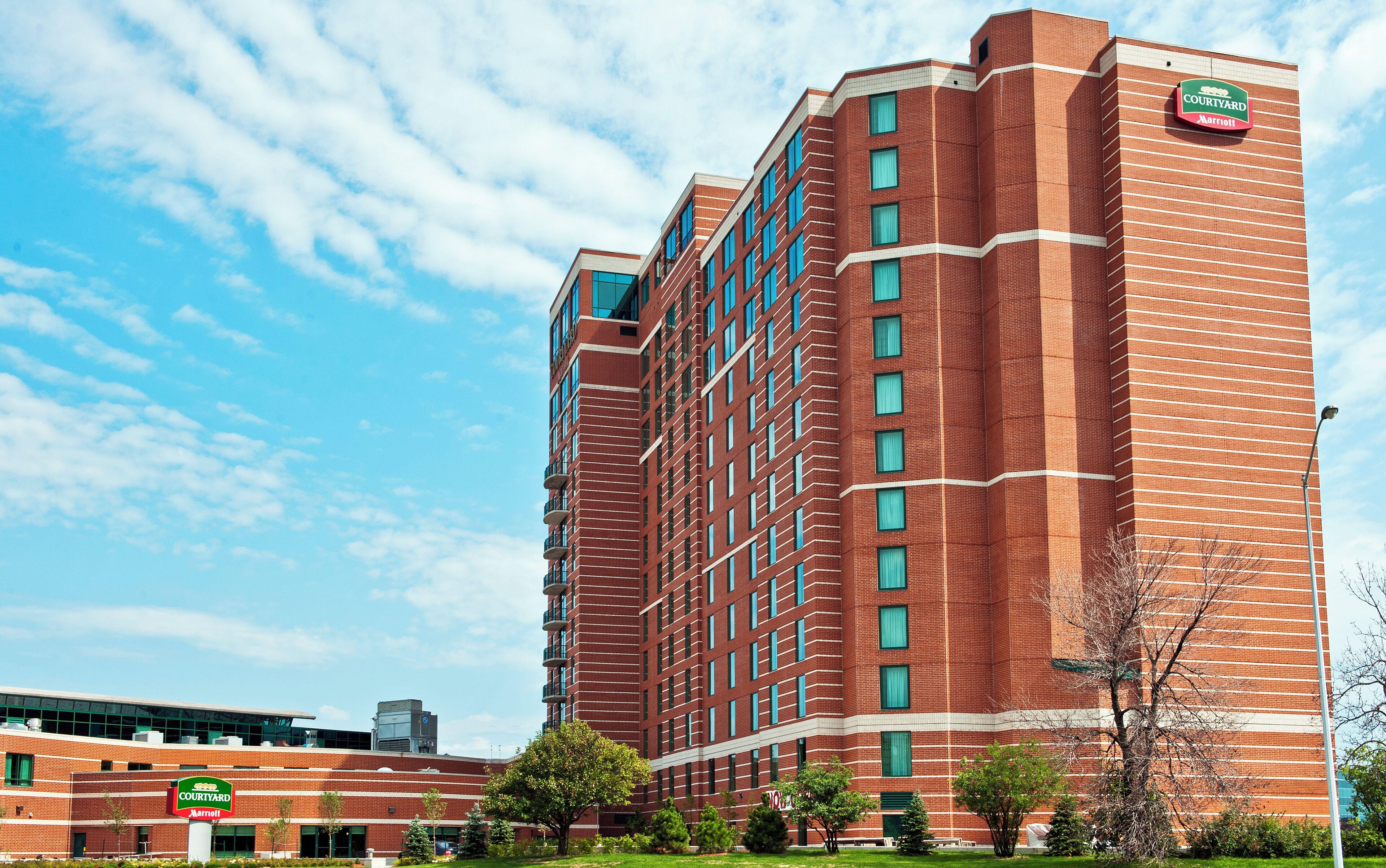 Courtyard By Marriott East Hotel 3*