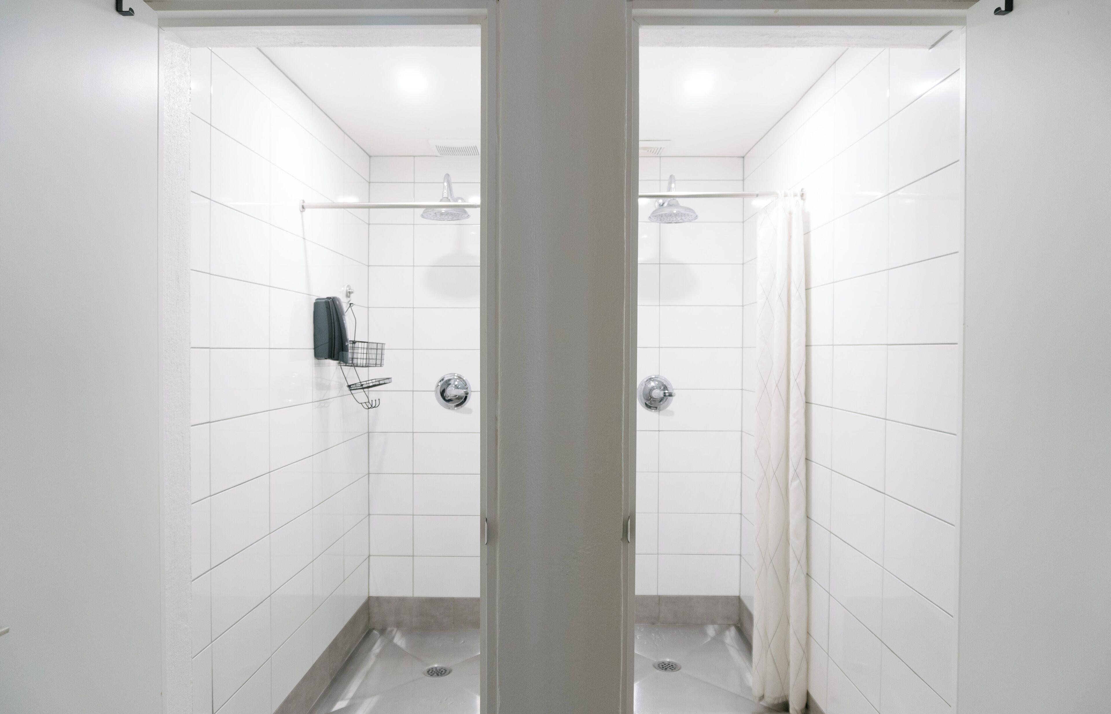 Saintlo Ottawa Jail Hostel