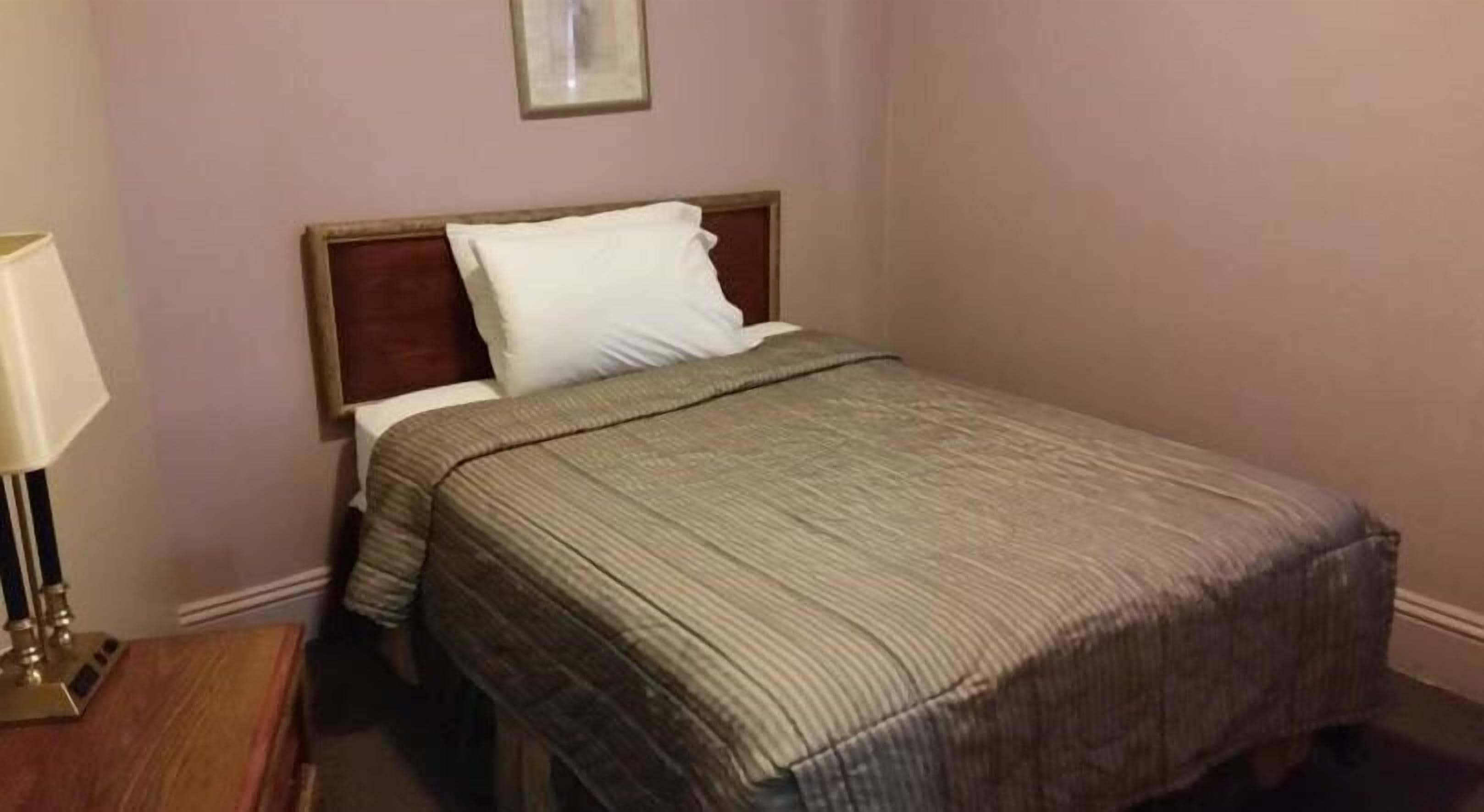 Bed & Breakfast A Voyageur's 3*